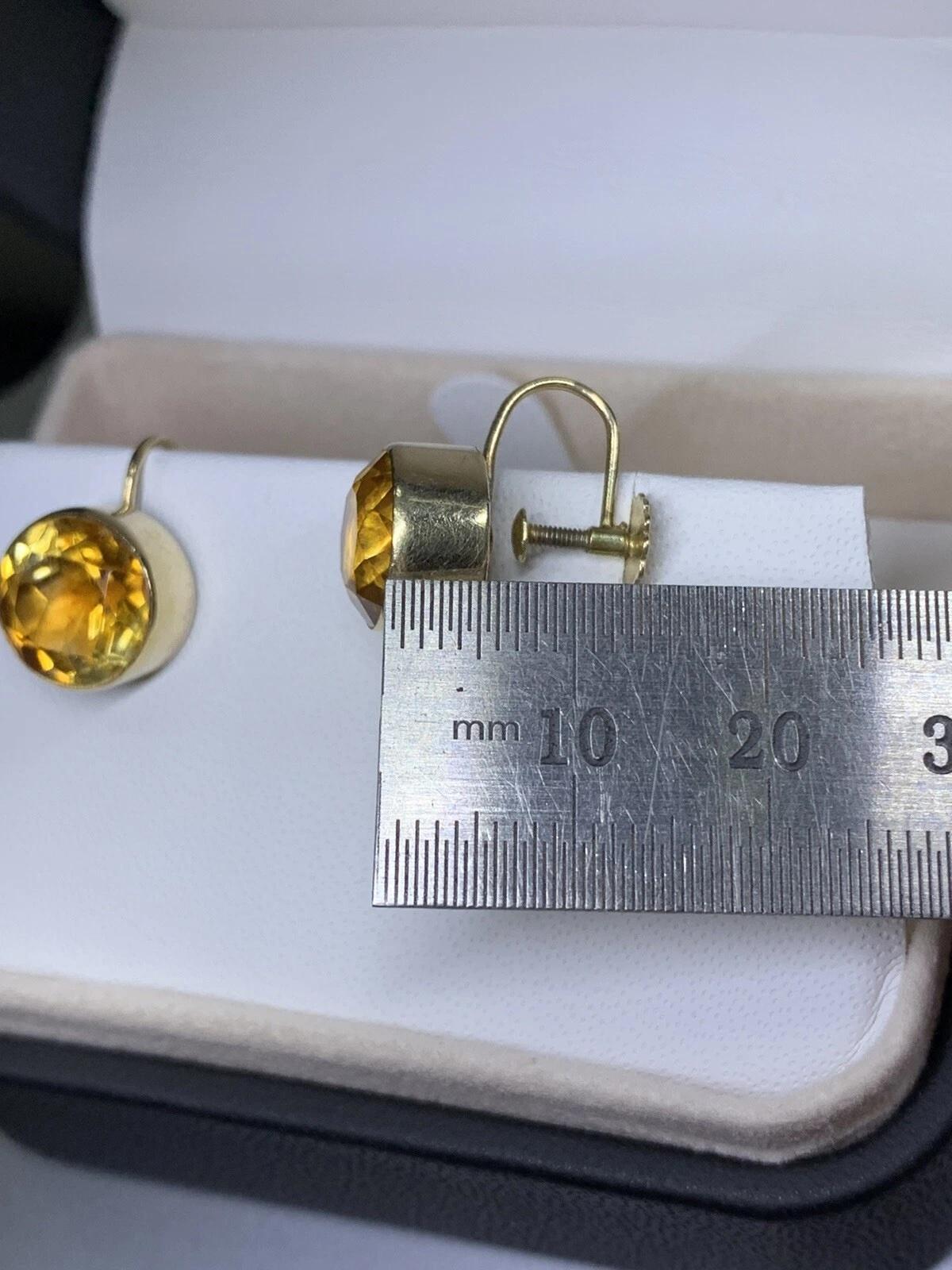 Pendientes redondos de citrino con bisel en oro amarillo de 9 ct envejecido. en venta 3