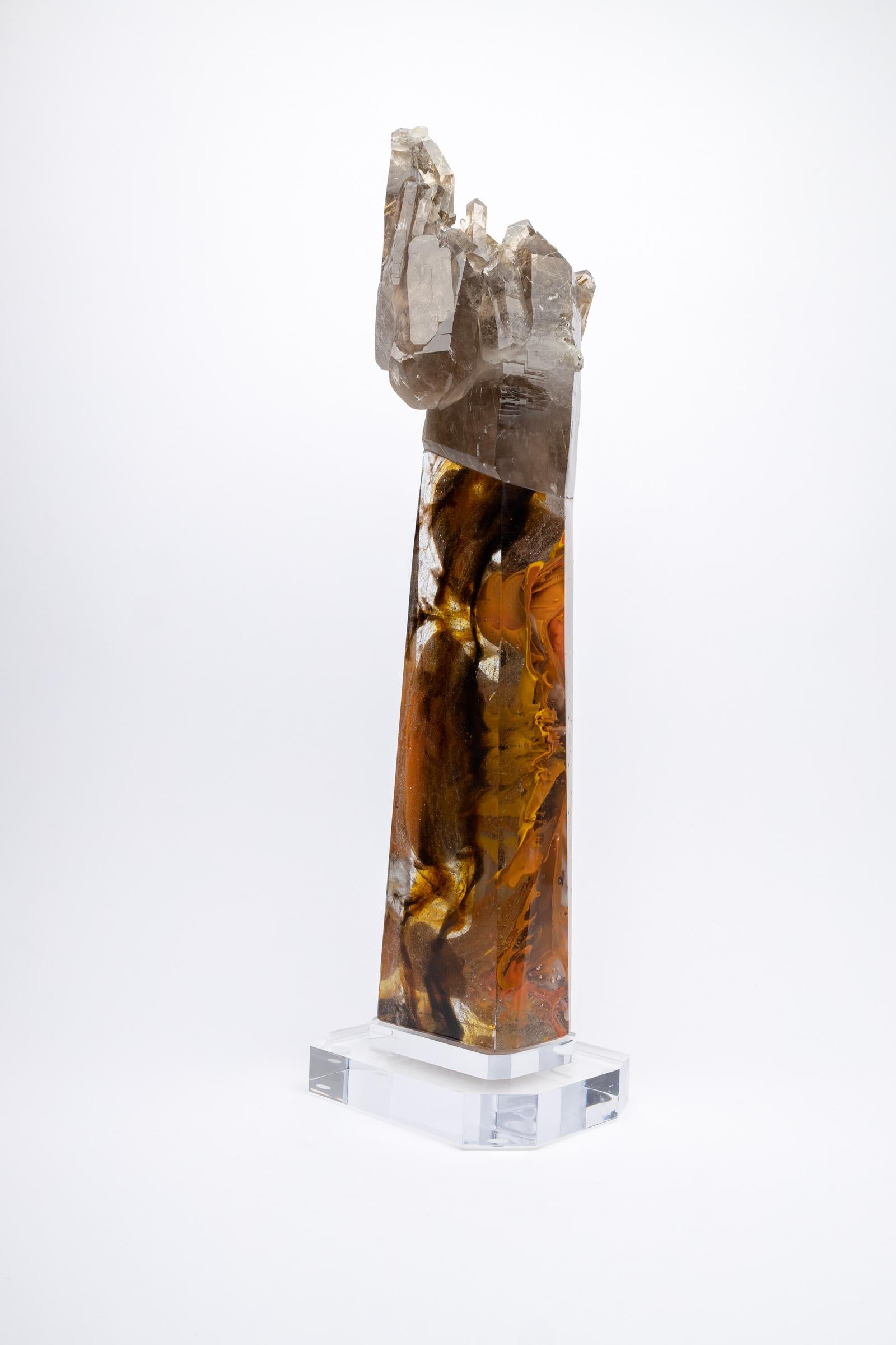 Citrin-Skulptur aus gerafftem Quarz und Glas auf Acrylsockel (21. Jahrhundert und zeitgenössisch) im Angebot