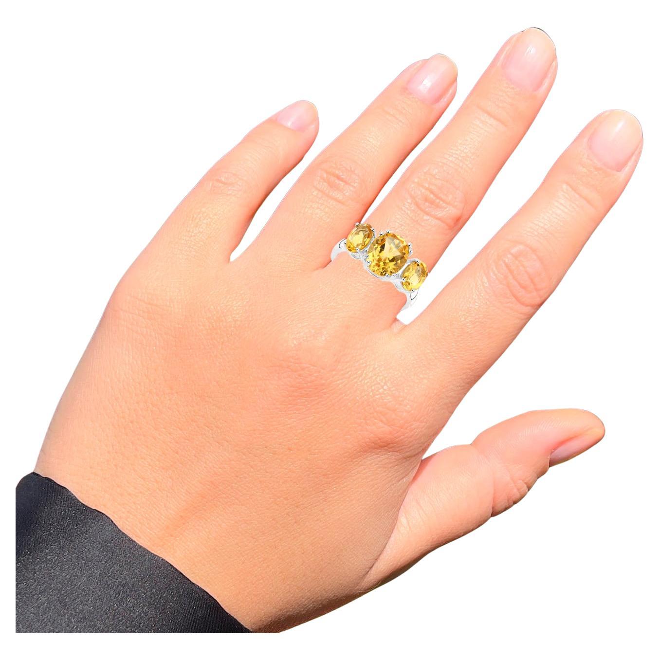 Anello con tre pietre di citrino da 3,75 carati