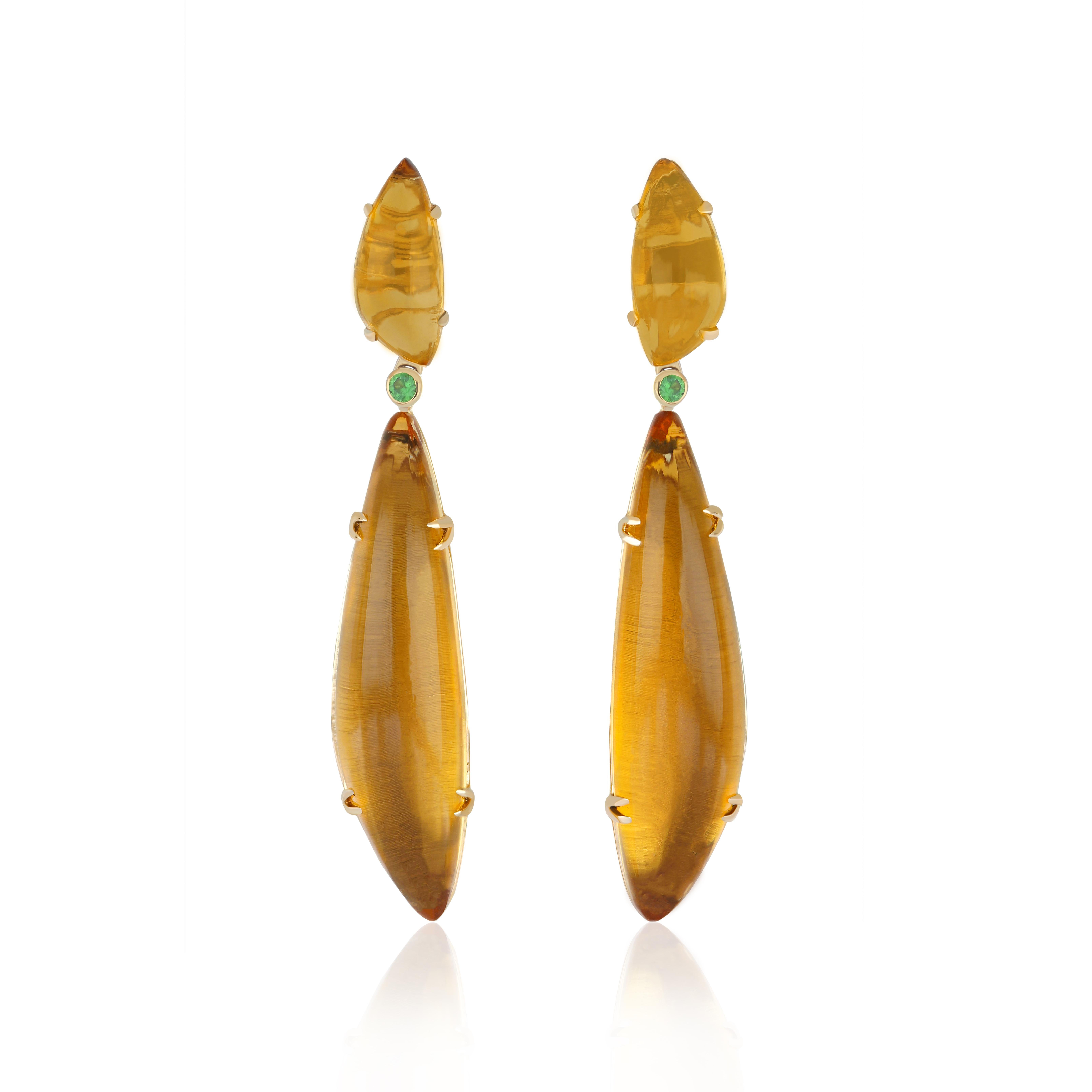 Splendore opulento: Orecchino in oro giallo 14 carati realizzato a mano con citrino e tsavorite vibrante

Entra in un mondo di lusso raffinato con il nostro Orecchino in oro giallo 14 carati meticolosamente dettagliato, una vera testimonianza di