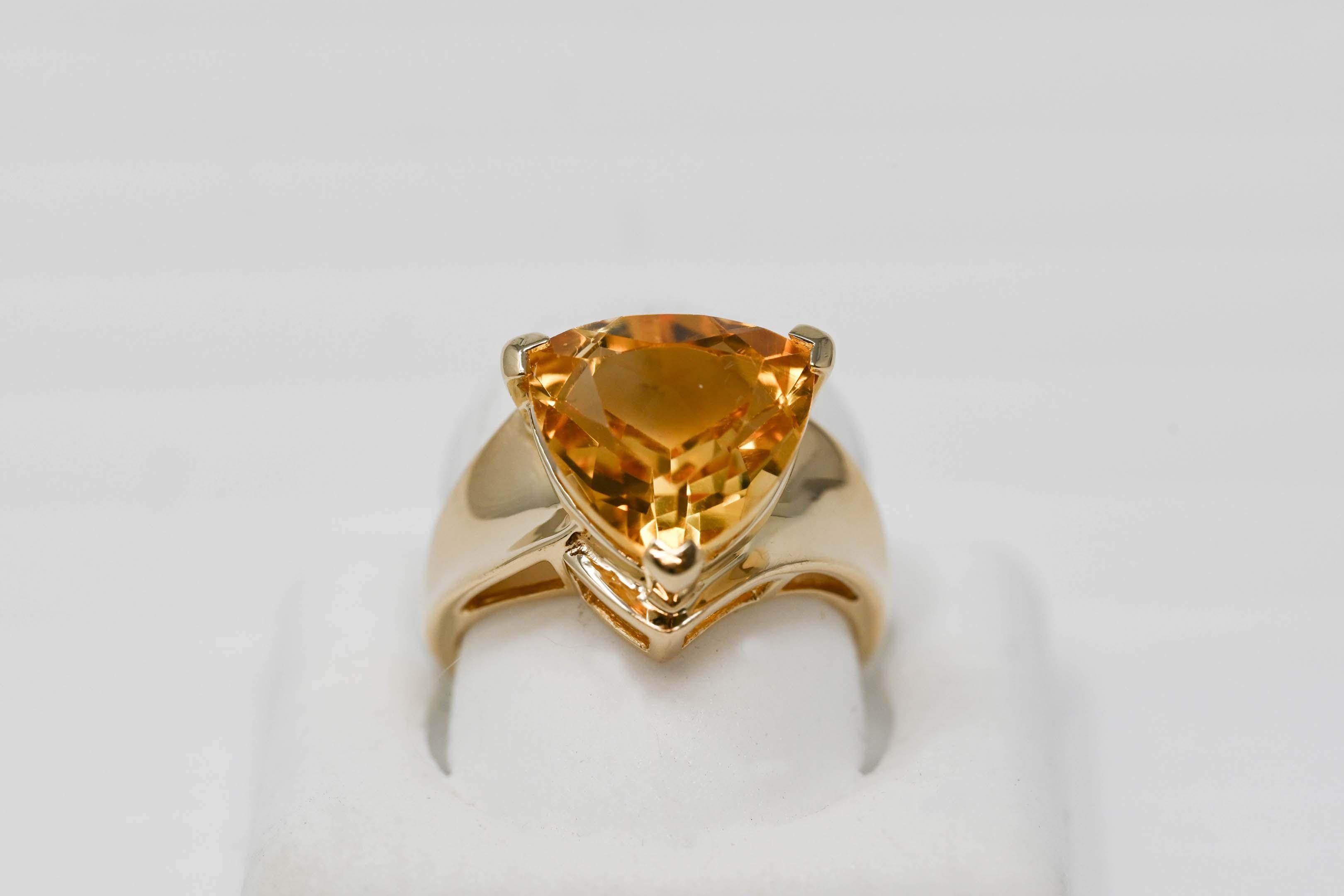 Citrine yellow topaz 14k gold vintage ring size 5 1/4. (5) resizable. Stamped 14k maker B.H. 5 grams.