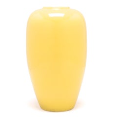 Vase conique jaune citron