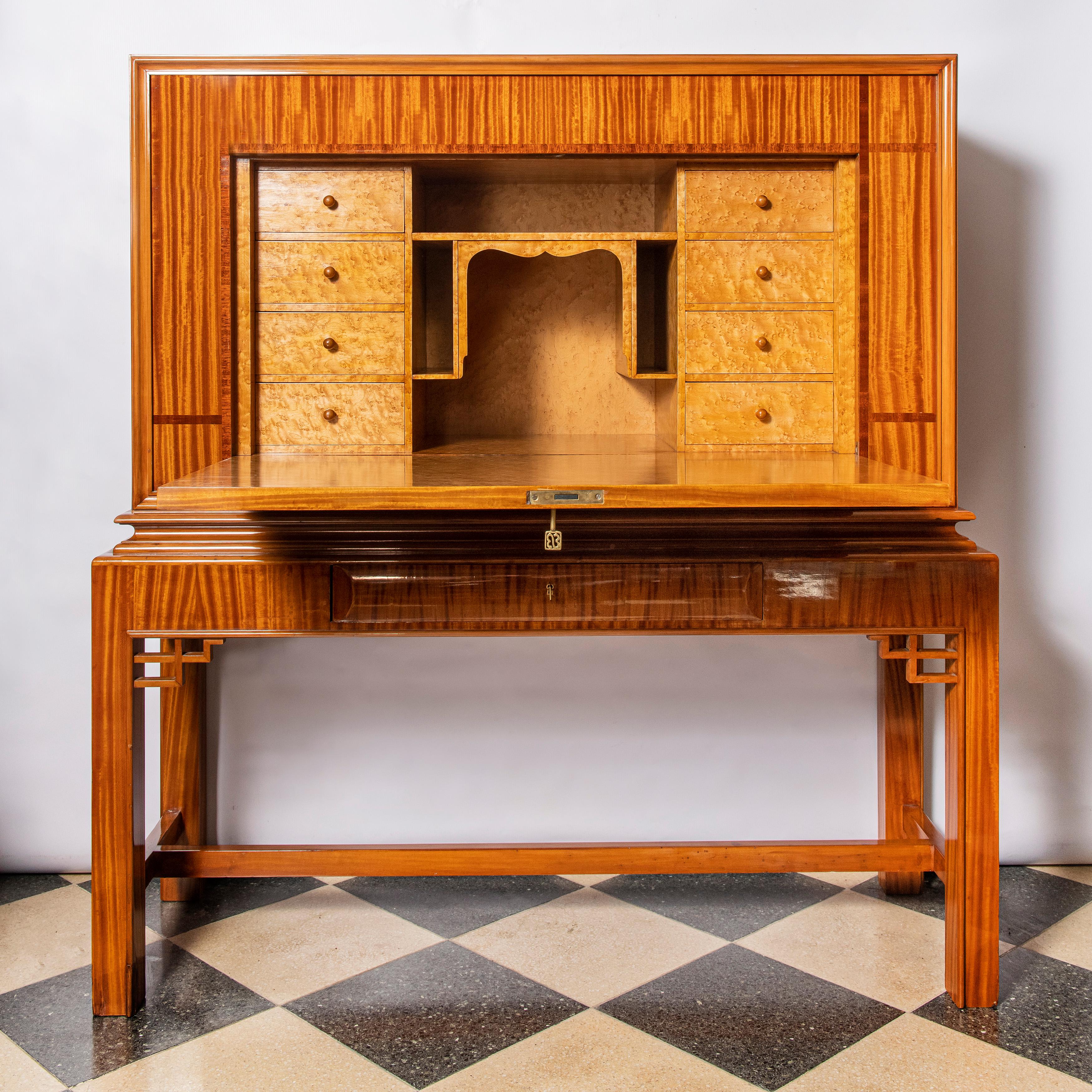 Citronnier wood and marquetry secretaire by Englander & Bonta, Argentina, 1950.
Englander & Bonta where two European designer that migrated to Buenos Aires, Argentina in 1930 and manufactured furnitures.