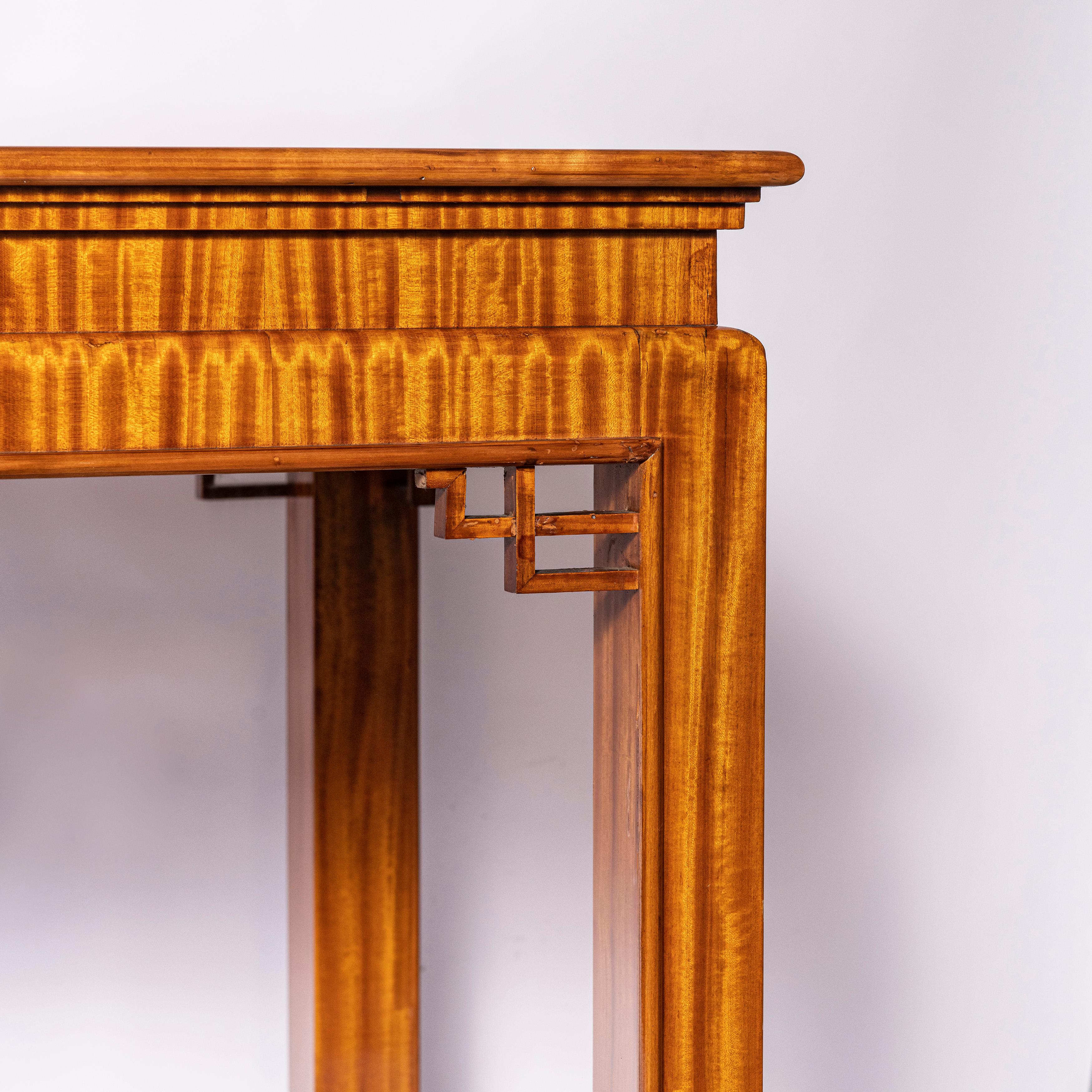 Argentine Citronnier Wood Side Table by Englander & Bonta, Argentina, circa 1950 For Sale