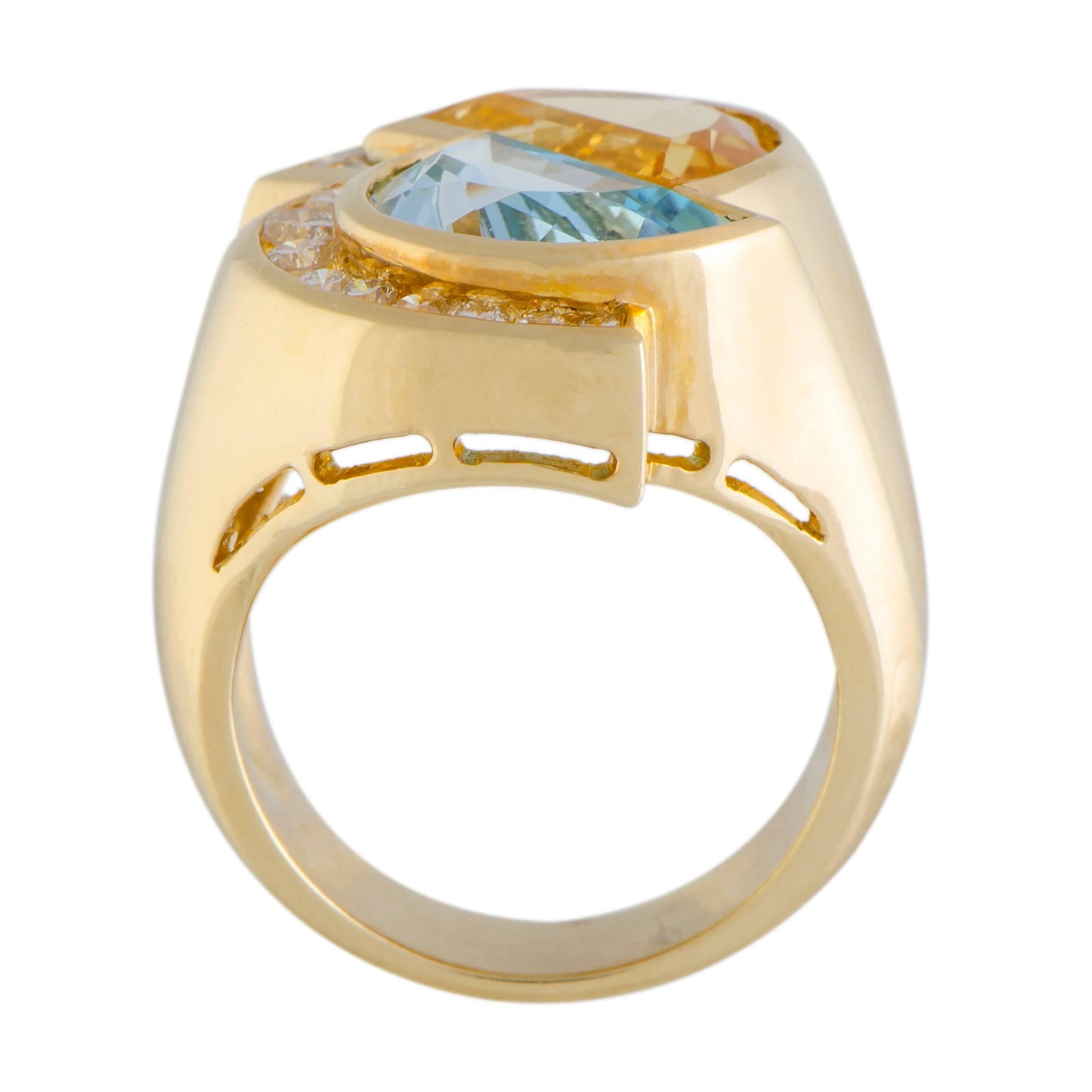 The strikingly offbeat combination of warm-toned citrine and cool-toned topaz gives a stunningly fashionable appeal to this spectacular ring. The ring is made of 18K yellow gold and also boasts 0.65 carats of glistening diamond stones.
Ring Top