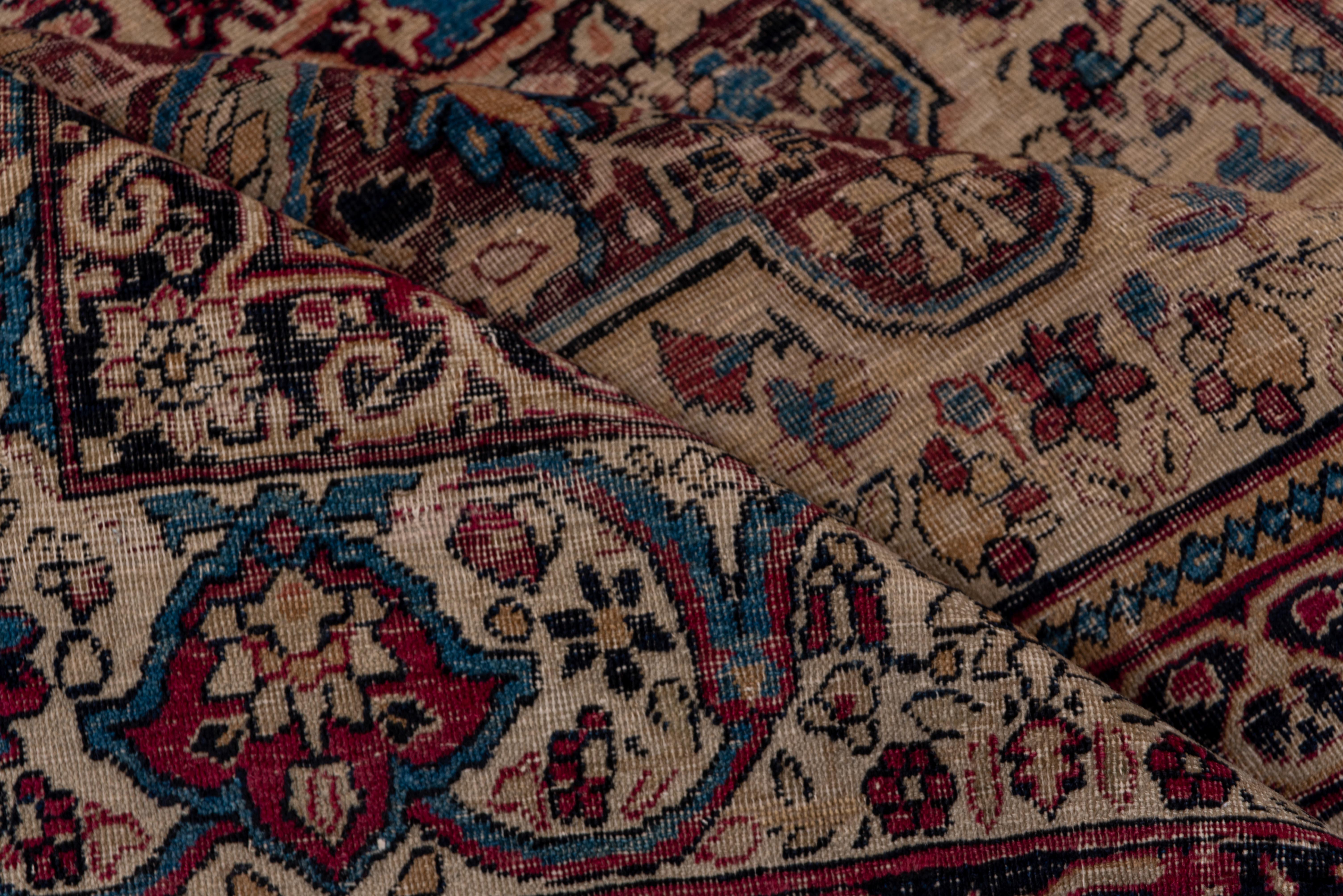 City Lavar Rug In Good Condition For Sale In New York, NY