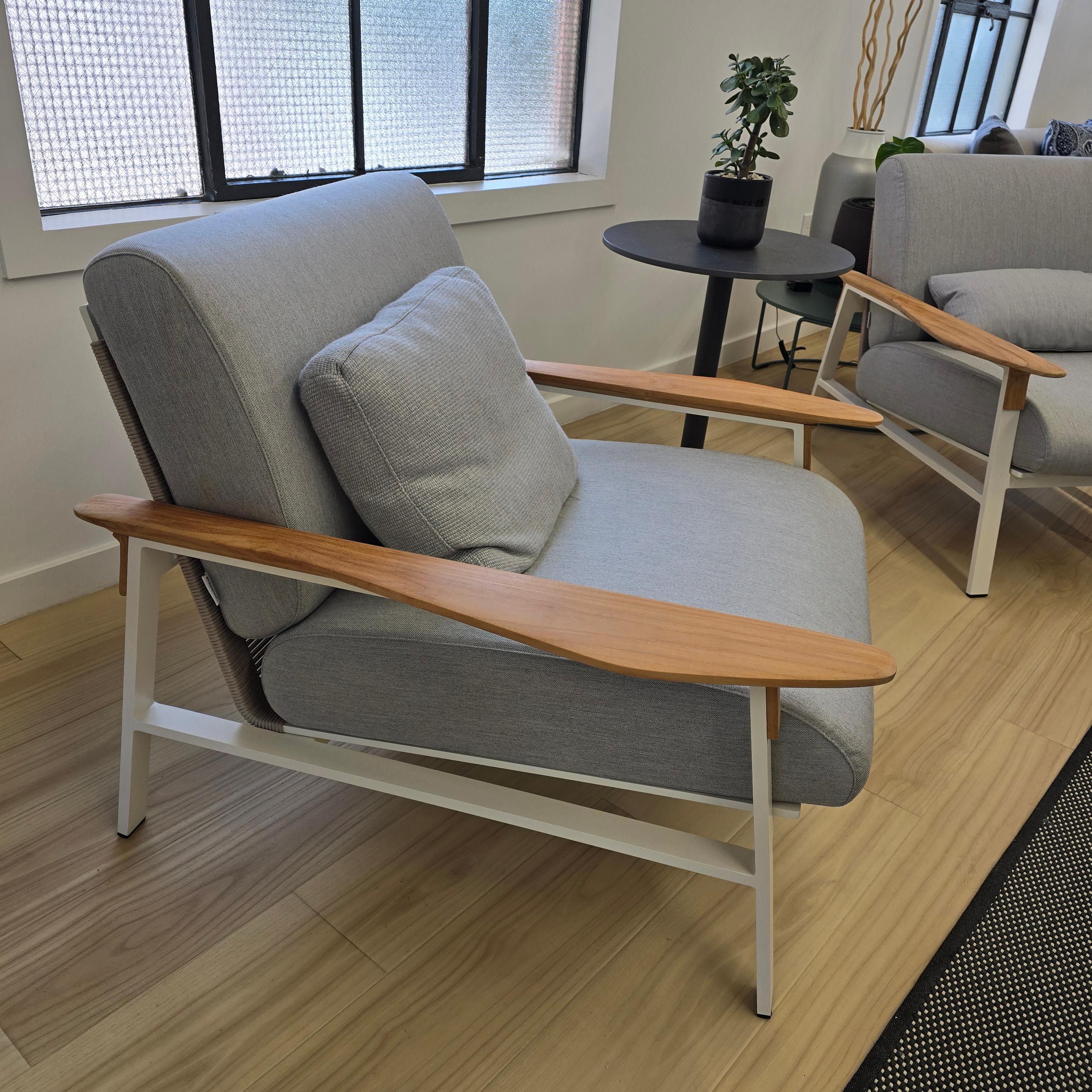 City Seating Set (comprend : canapé + 2 chaises longues + table basse)

78349 Canapé 3 places City
> Dimensions : L : 88.1