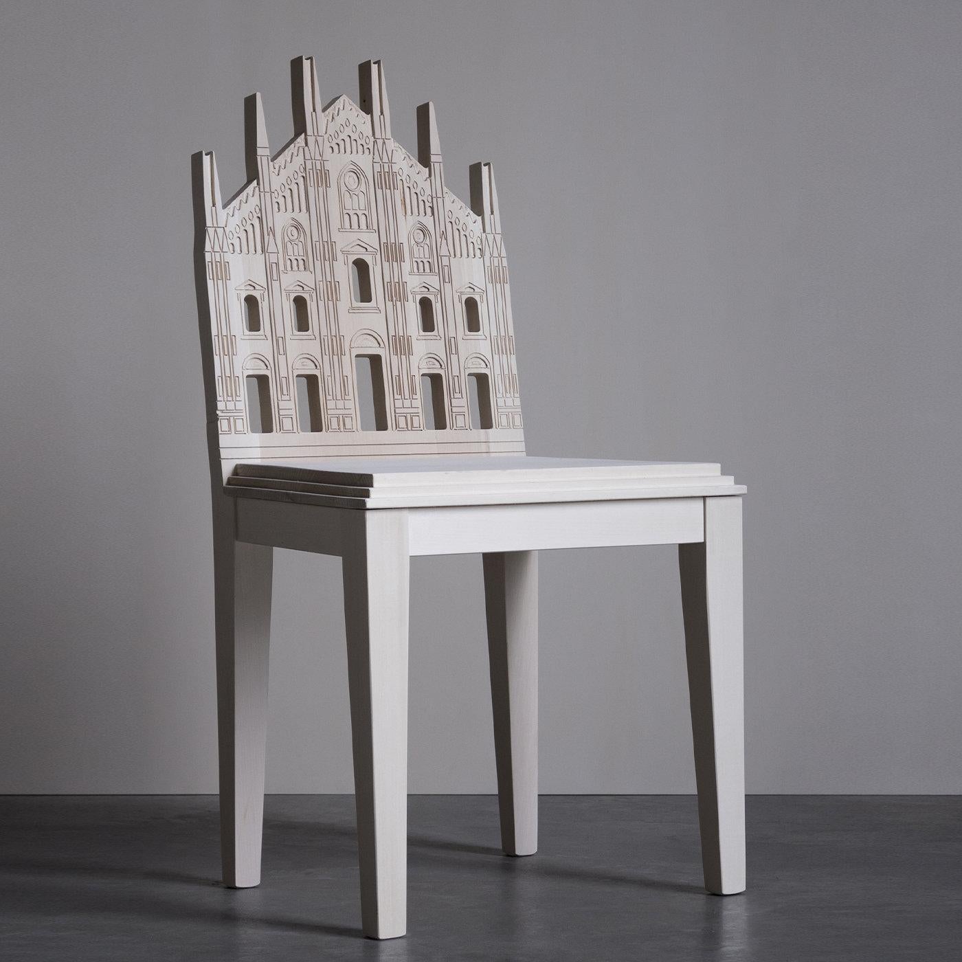 The refined and charming details of the majestic Duomo of Milan are meticulously reproduced in the stately backrest of this solid wood chair, a spectacular creation by young artist, artisan, and designer Cosimo De Vita. Part of the Cityng Collection
