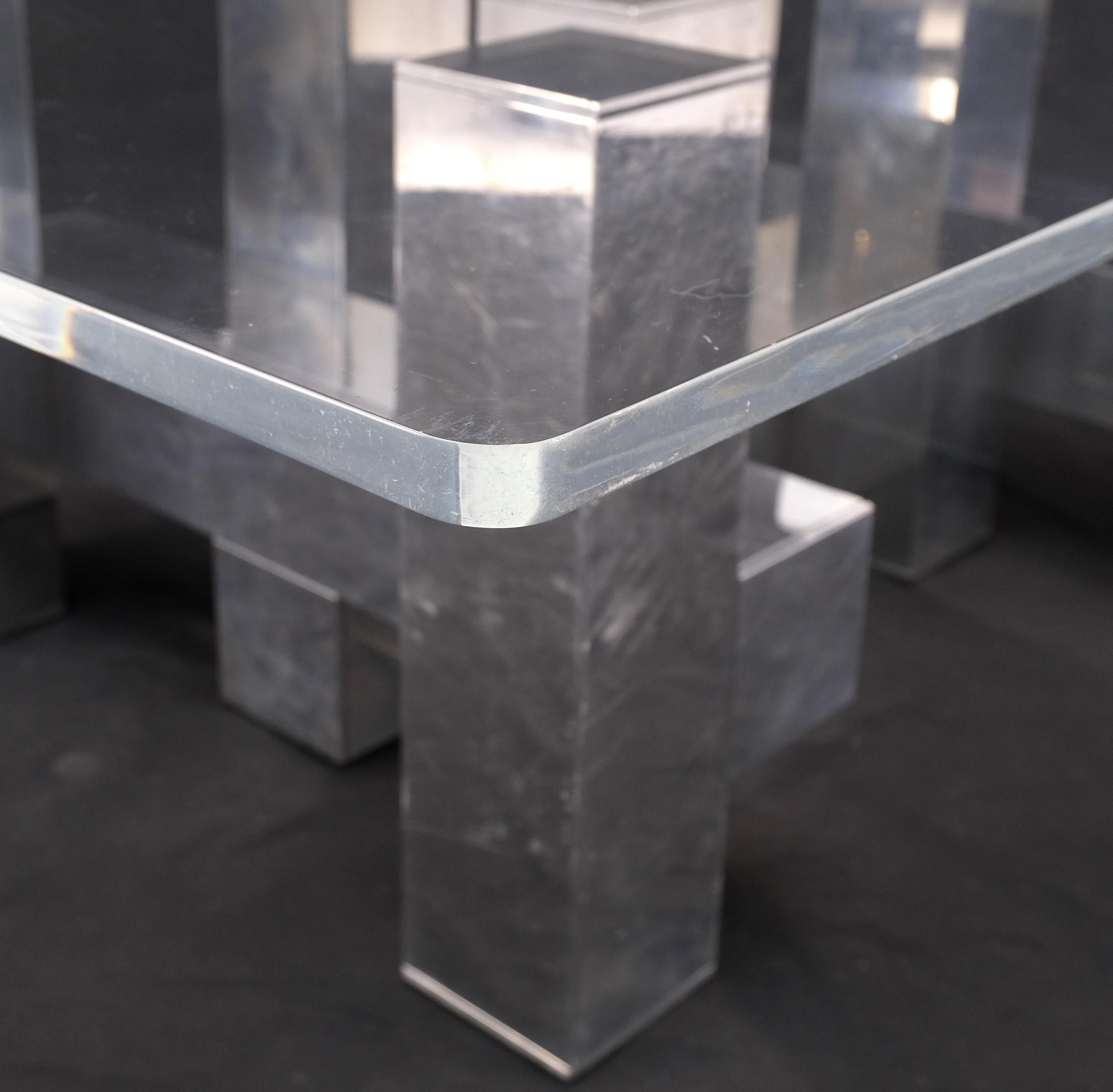 Aluminium Table basse Cityscape à base d'aluminium et à plateau rectangulaire 3/4