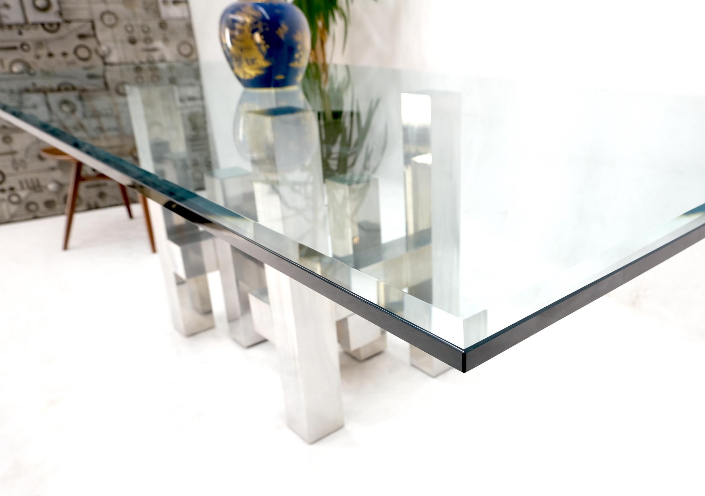 Grand plateau rectangulaire pour conférence de salle à manger en verre Cityscape avec base en aluminium Paul Mayen en vente 9