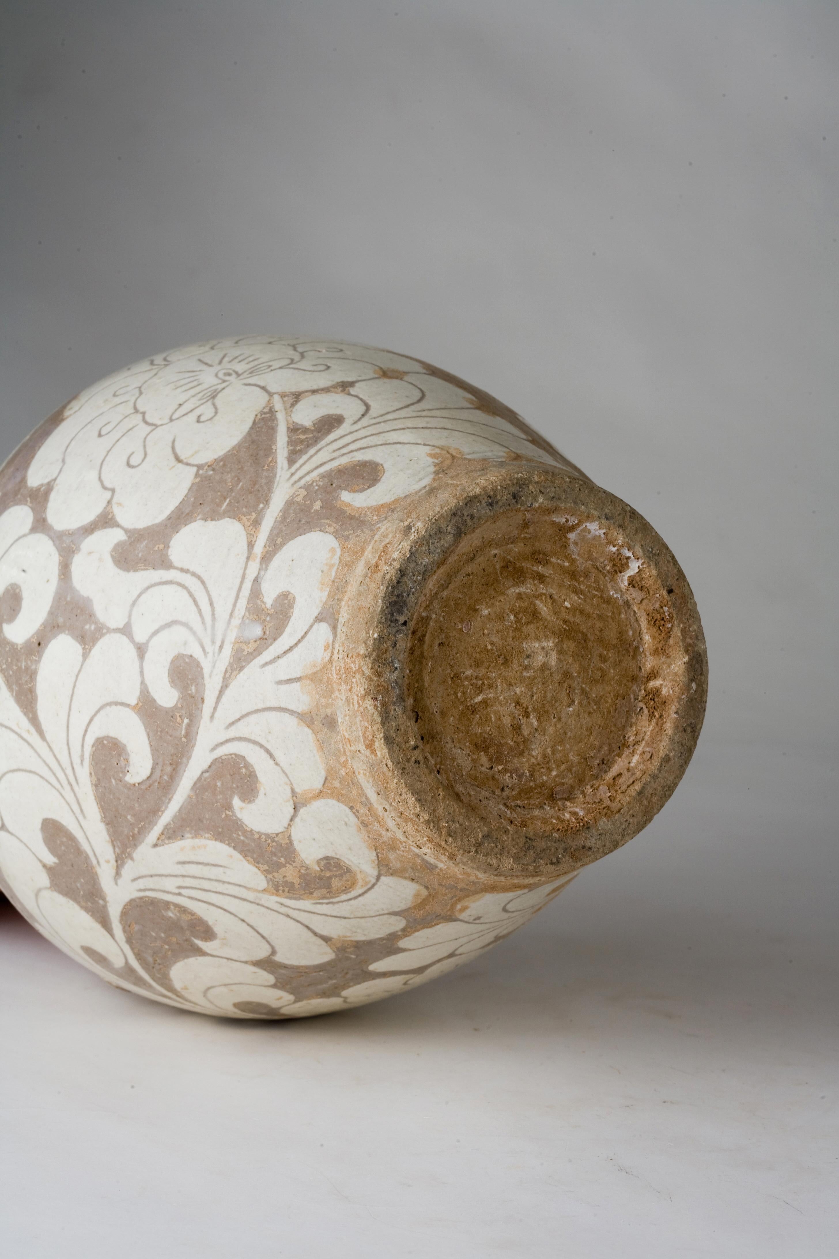Cizhou Lotus Carved Jar, Song-Yuan dynasty For Sale 11