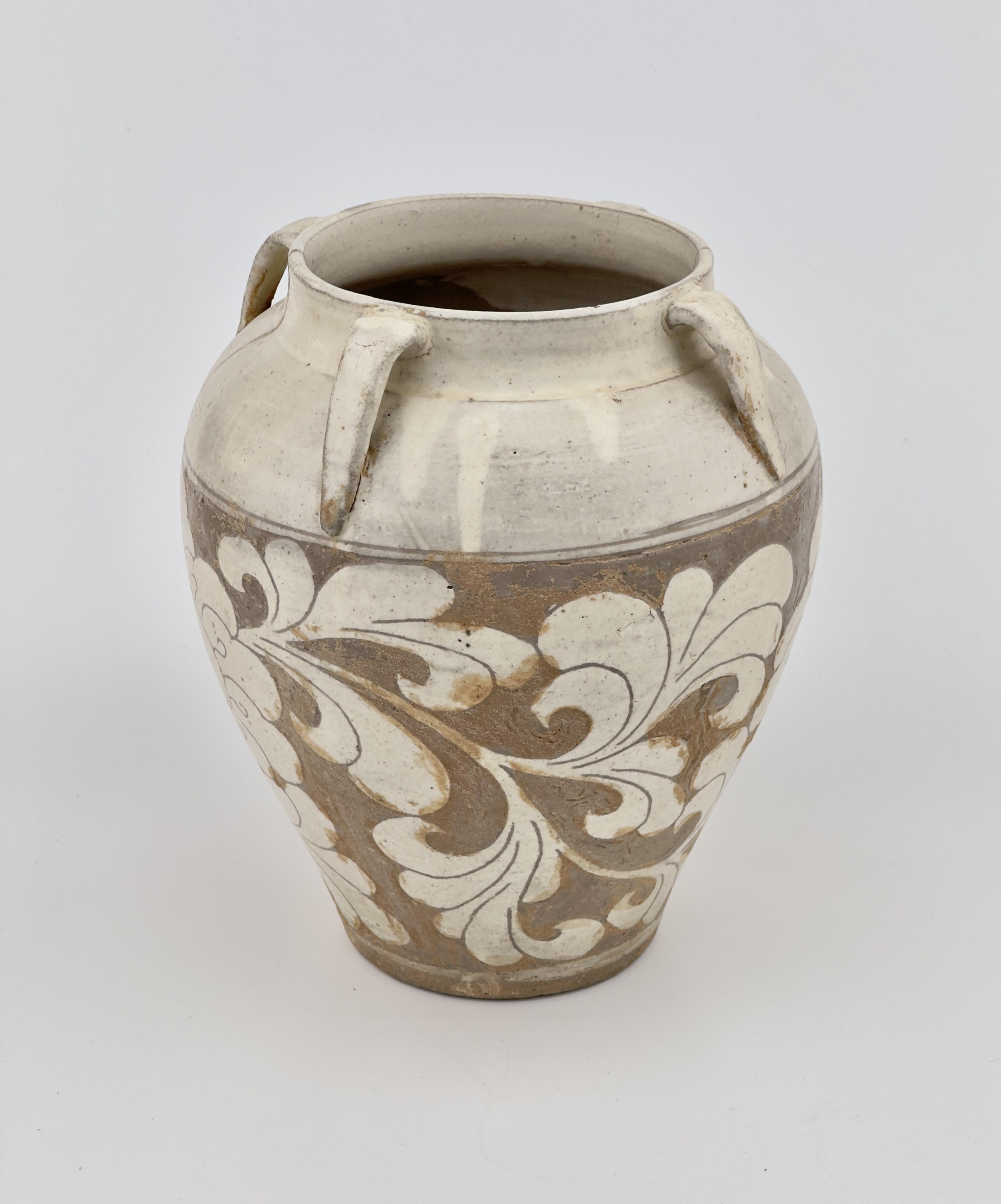 Cizhou Lotus Carved Jar, Song-Yuan dynasty For Sale 2