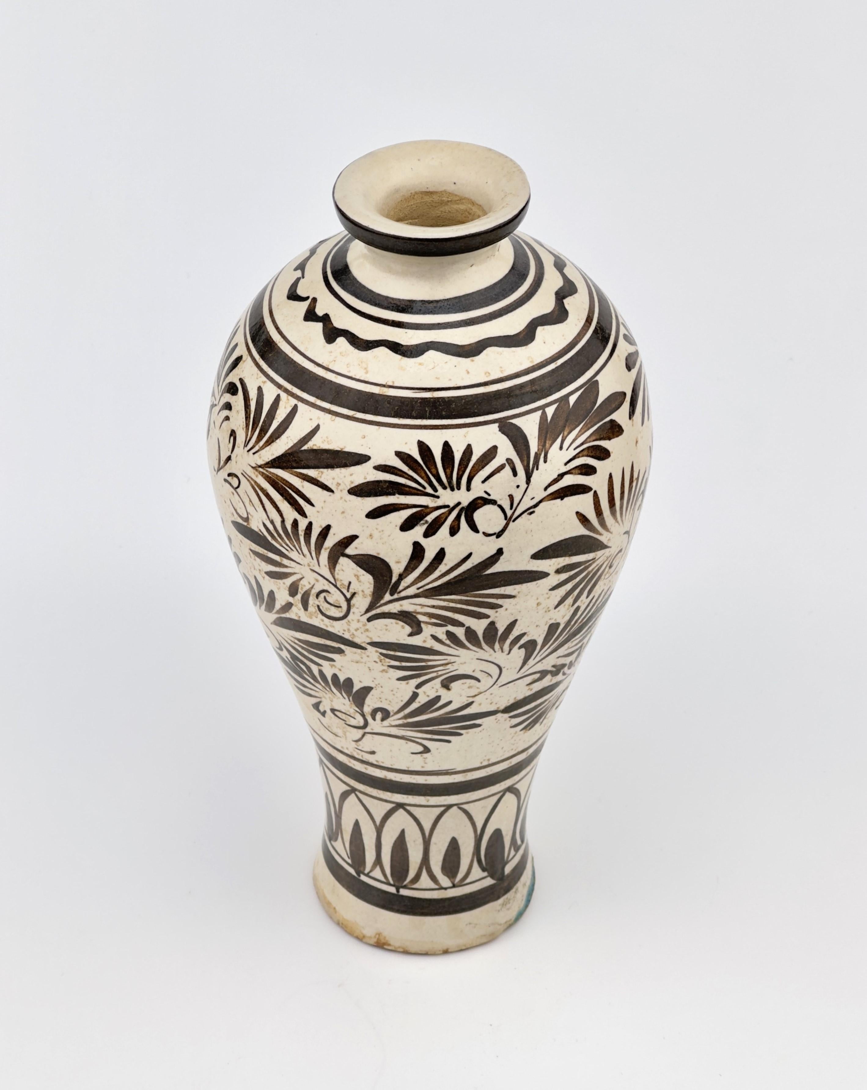 Other Cizhou slender meiping, Yuan Dynasty For Sale