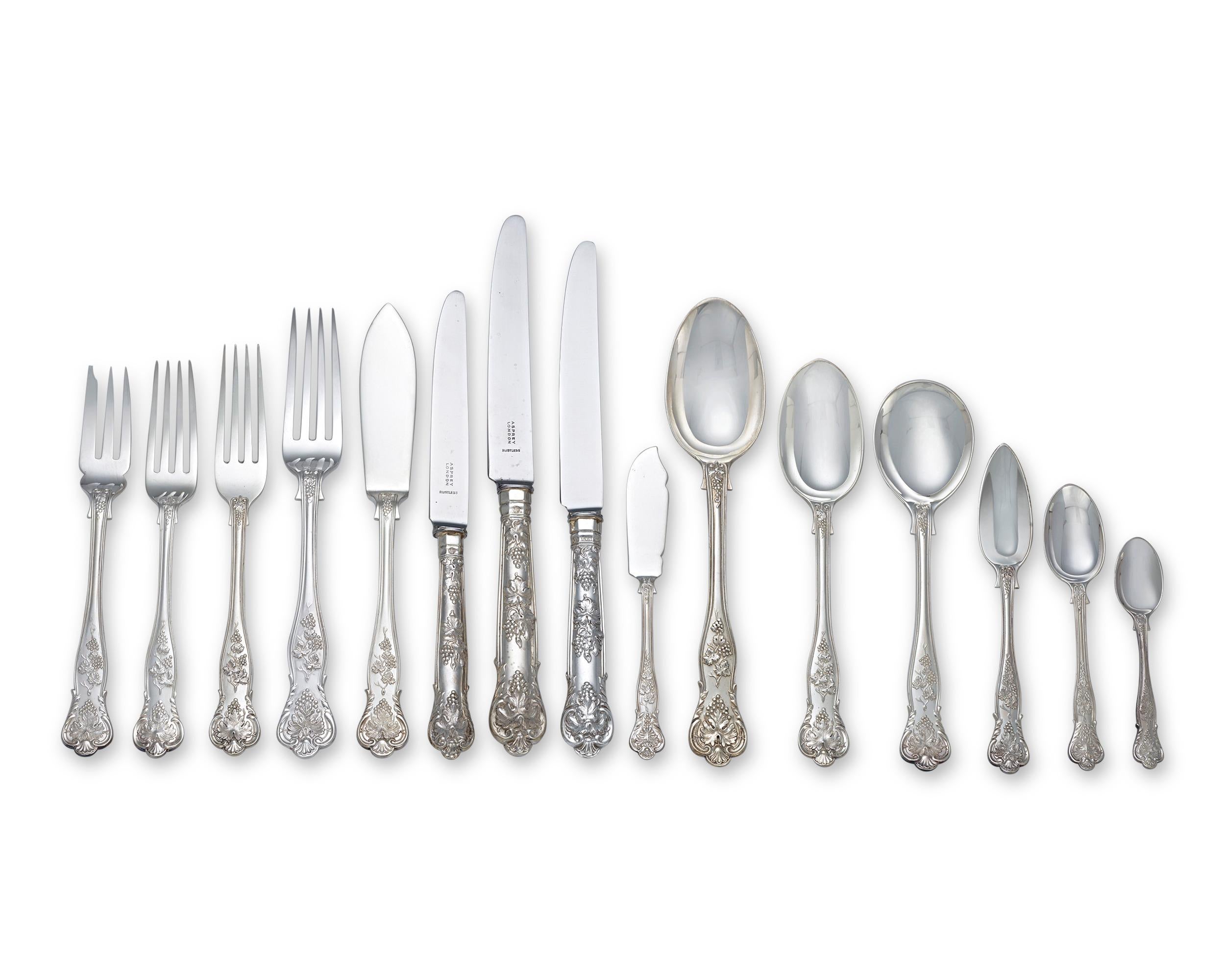 C.J. Vander 994-Piece Silver Flatware Service In Excellent Condition For Sale In New Orleans, LA