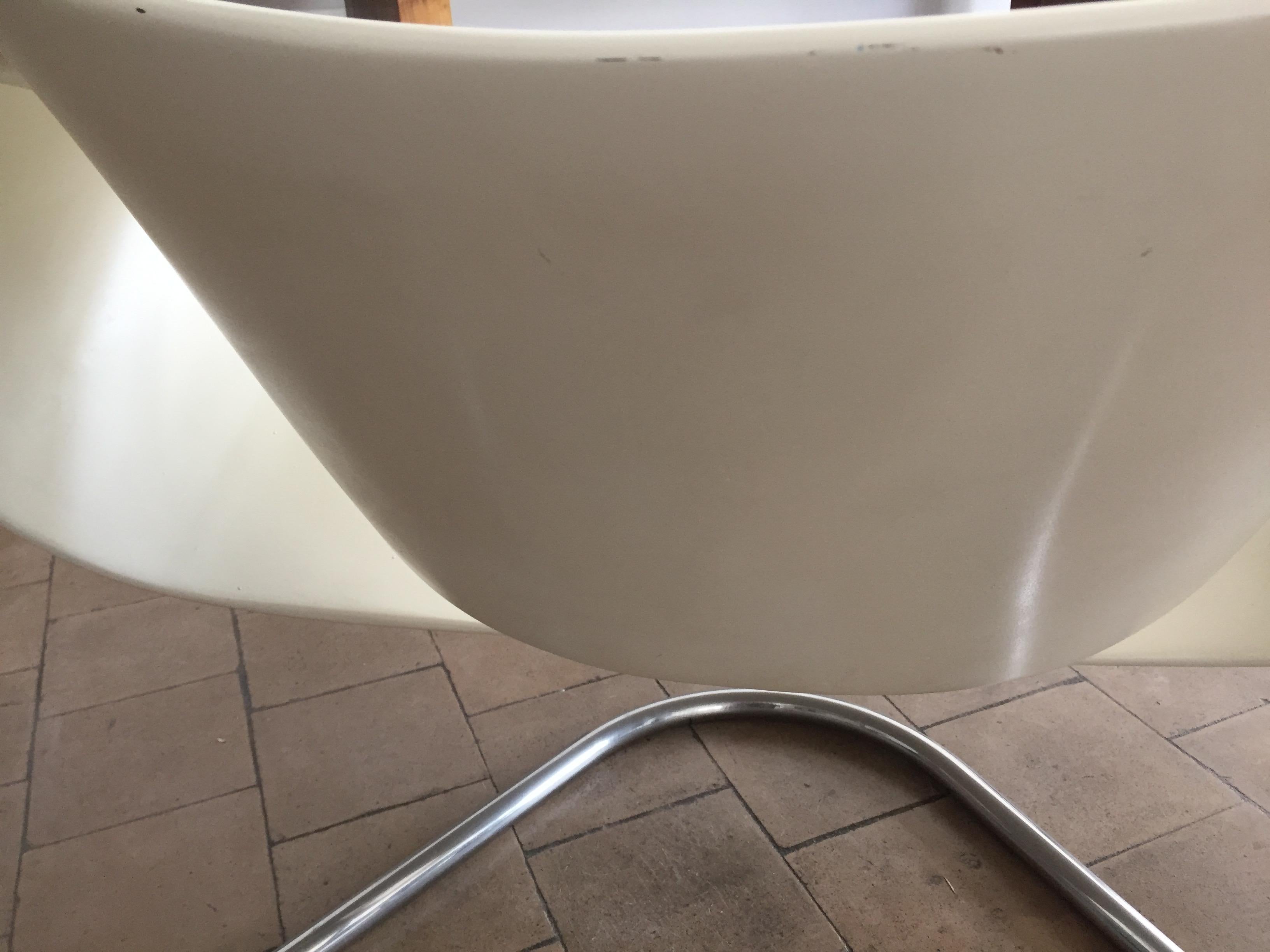 CL9 Ribbon Chair by Cesare Leonardi & Franca Stagi Firbreglass Color White For Sale 4