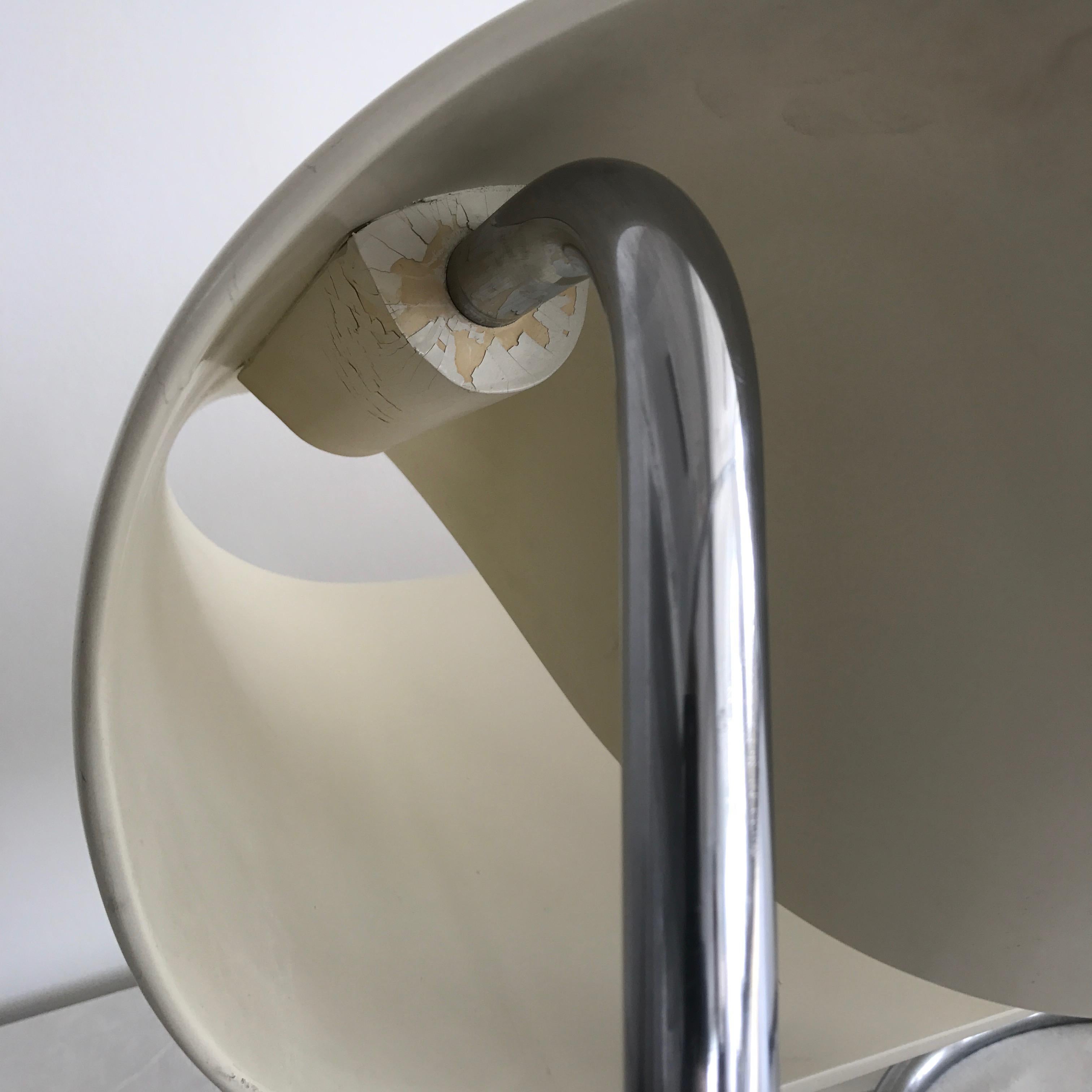 CL9 Ribbon Chair by Cesare Leonardi & Franca Stagi Firbreglass Color White For Sale 5