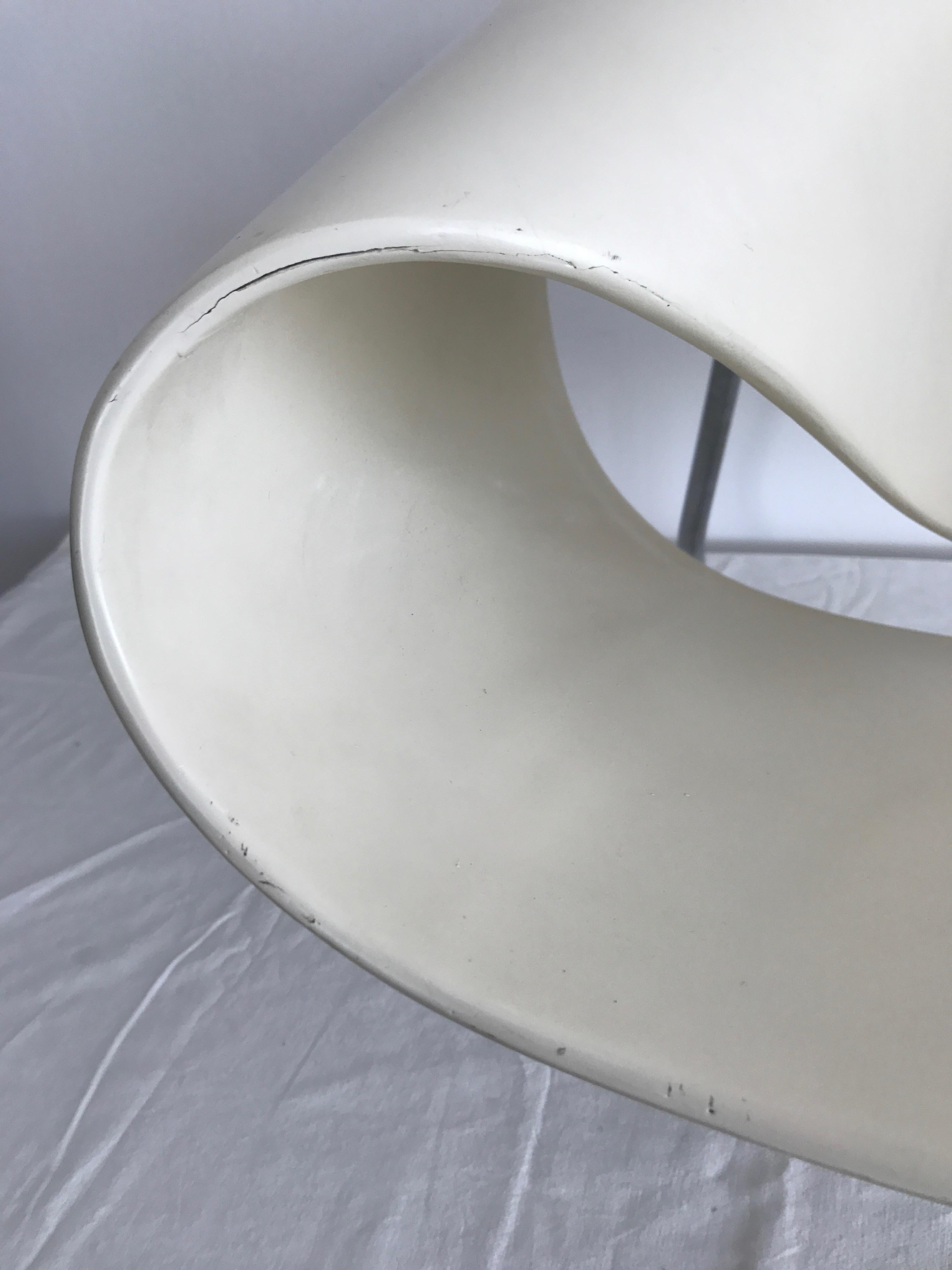CL9 Ribbon Chair by Cesare Leonardi & Franca Stagi Firbreglass Color White For Sale 6