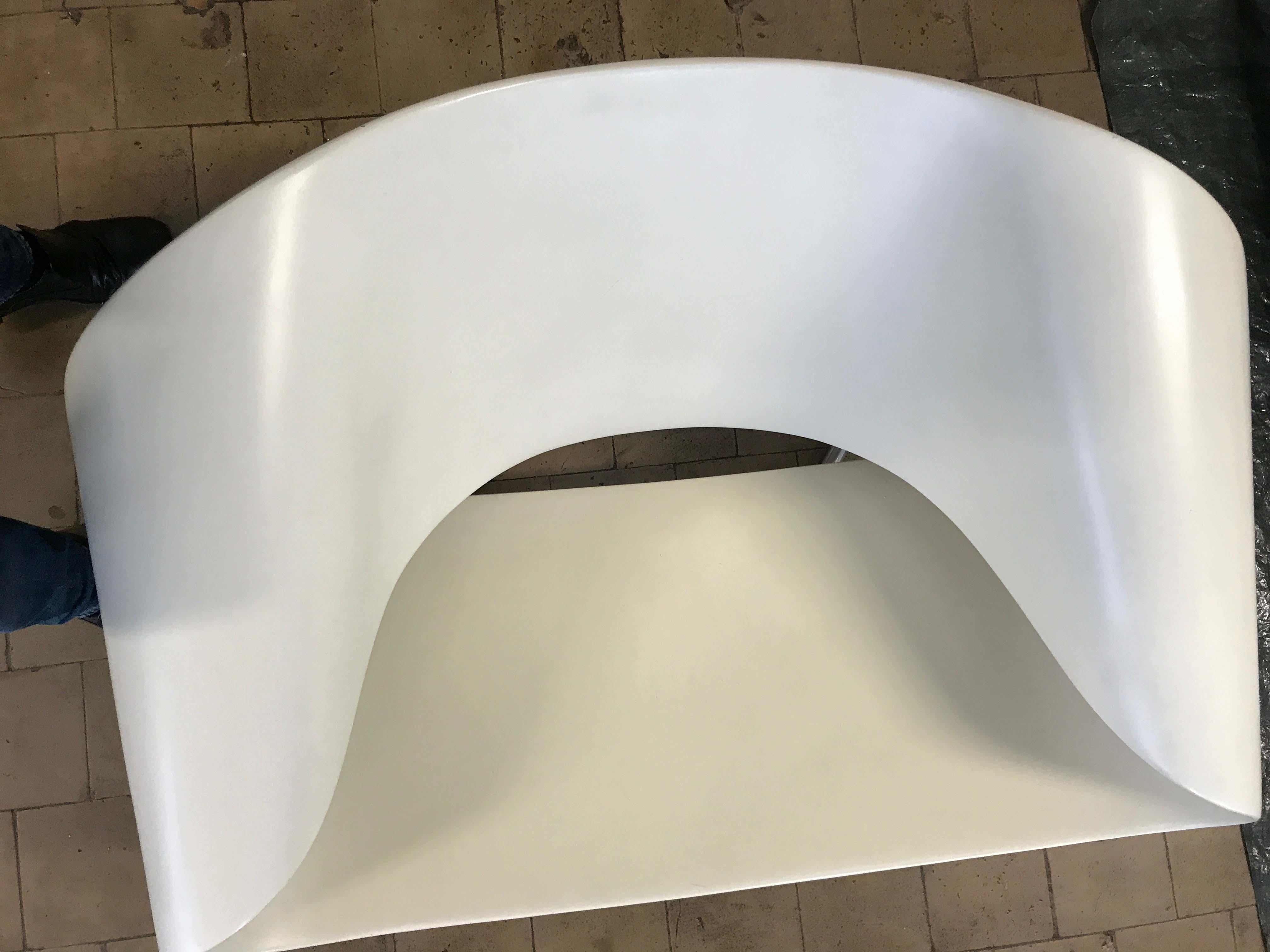 CL9 Ribbon Chair by Cesare Leonardi & Franca Stagi Firbreglass Color White In Good Condition For Sale In Hamburg, DE