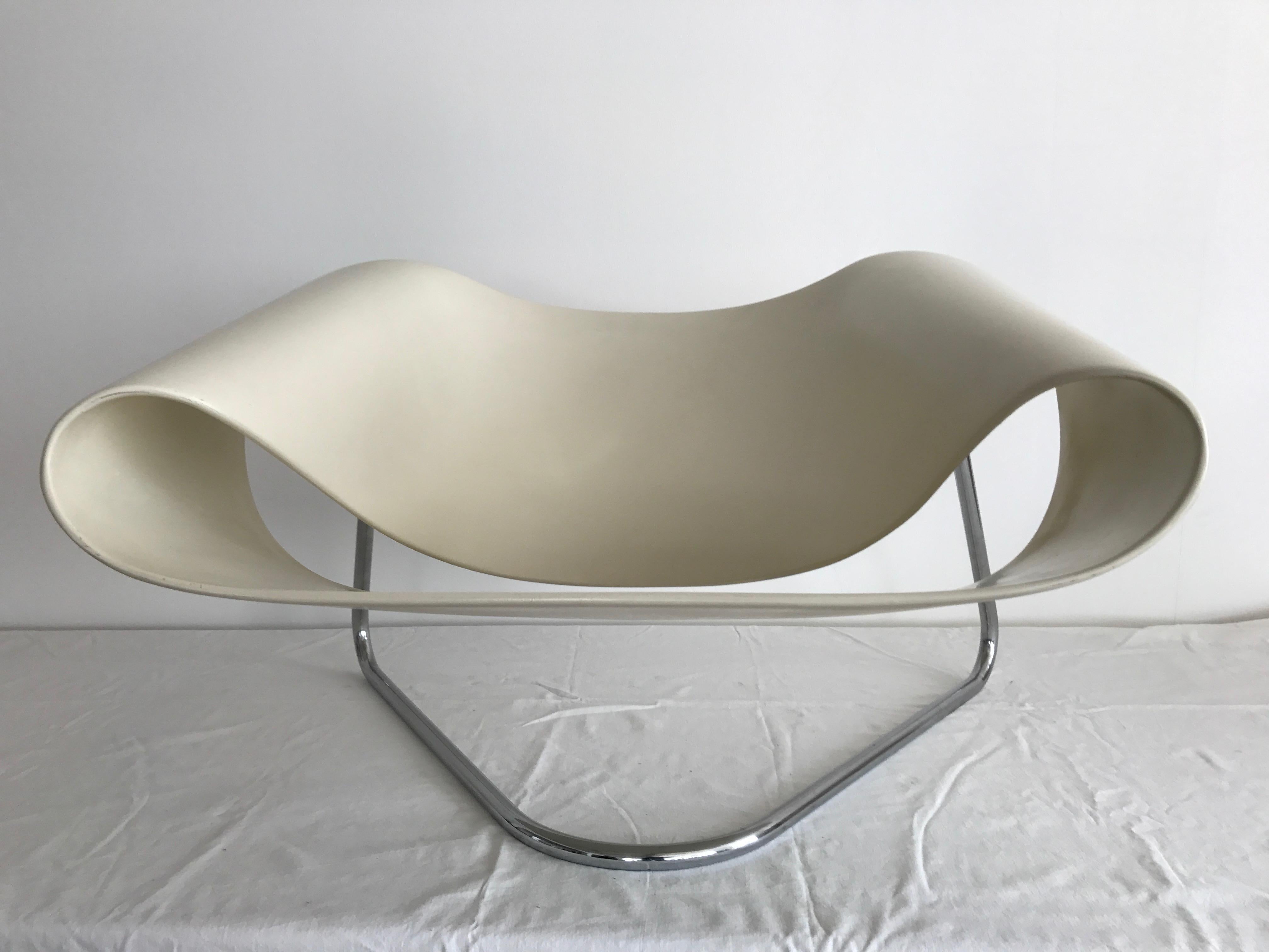 20th Century CL9 Ribbon Chair by Cesare Leonardi & Franca Stagi Firbreglass Color White For Sale