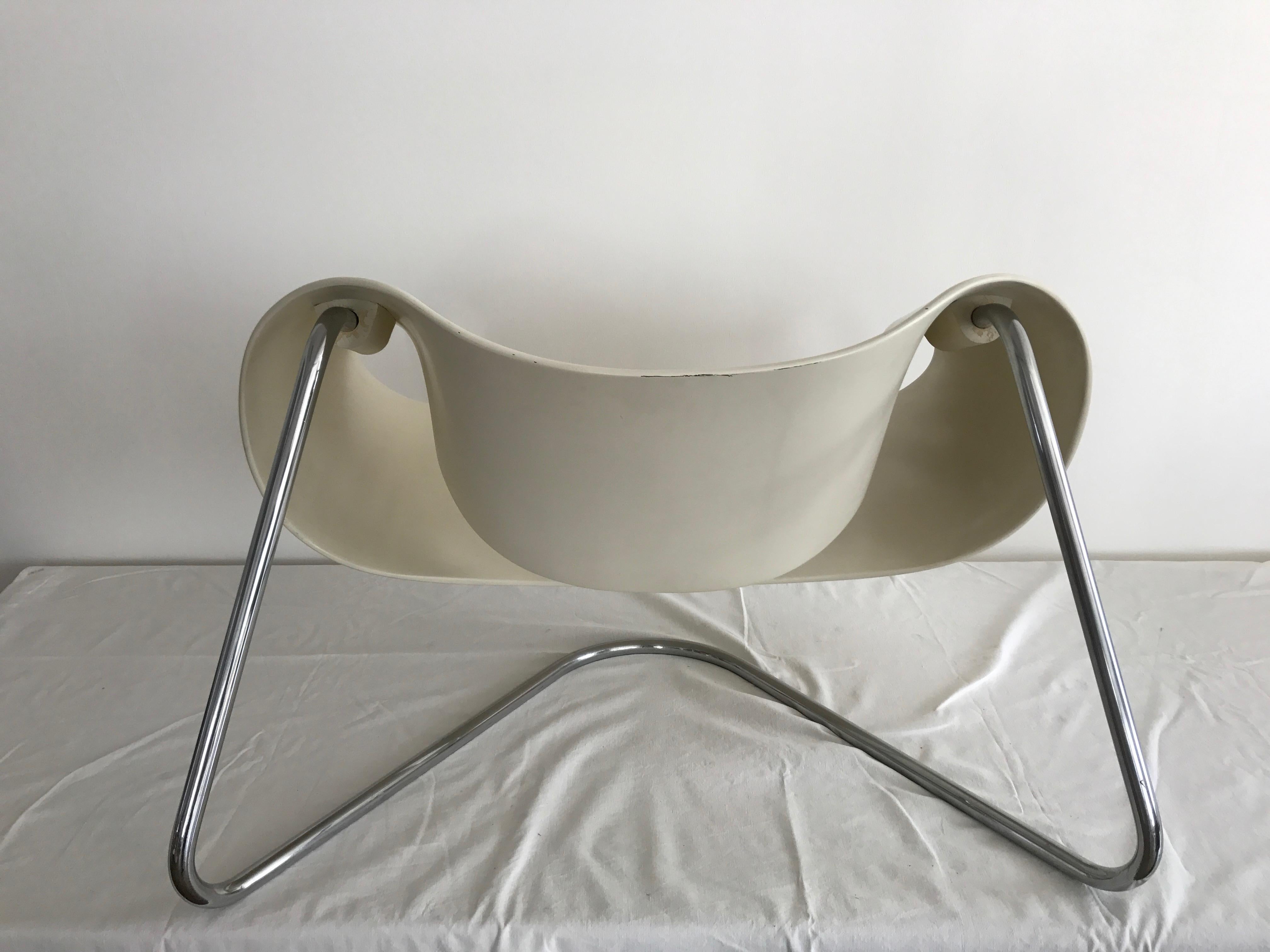 CL9 Ribbon Chair by Cesare Leonardi & Franca Stagi Firbreglass Color White For Sale 1