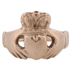 CLADDAGH Ring. 9k Vintage Irish Claddagh Heart Hands band. 9k Yellow Gold Love