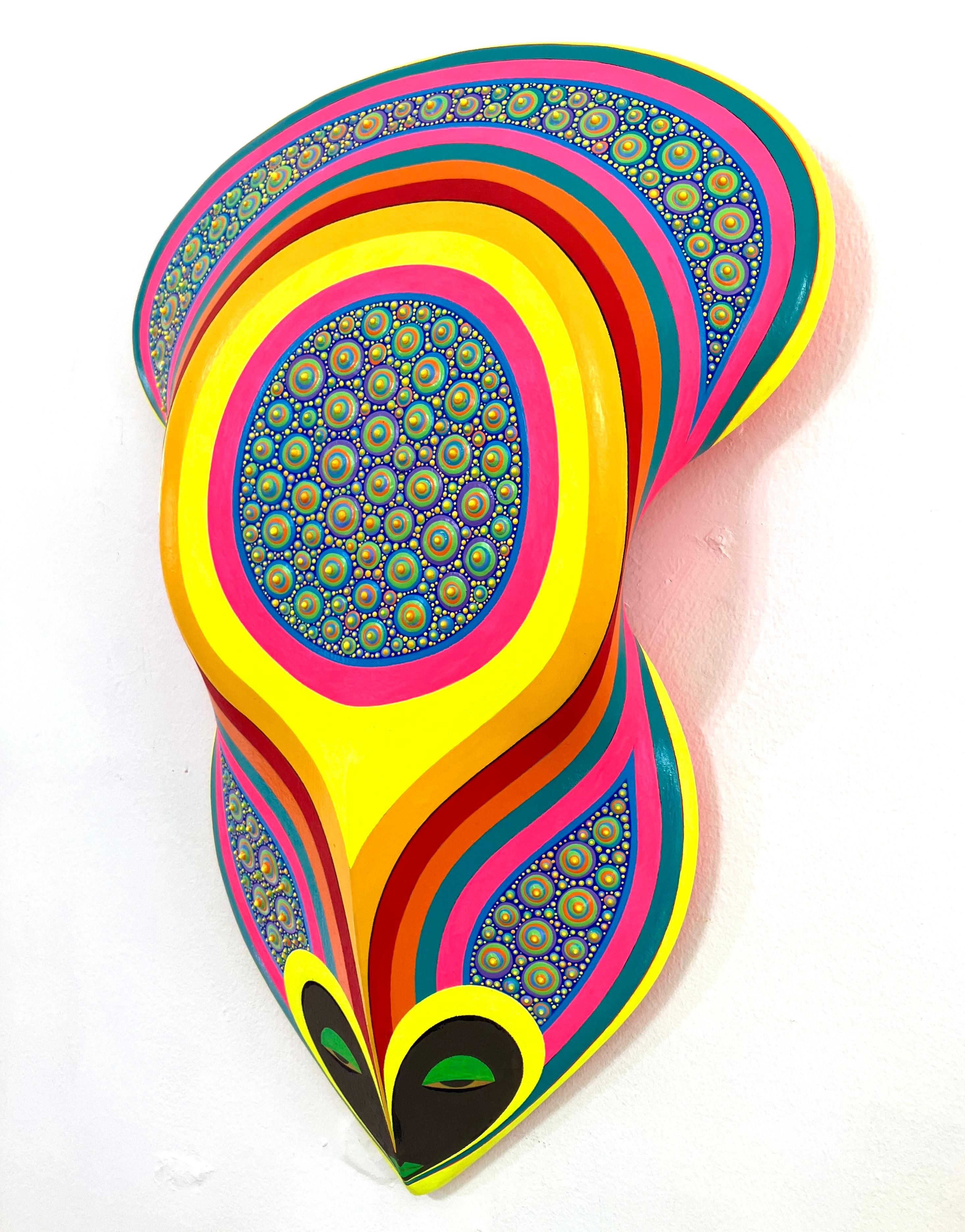 Peinture / sculpture murale en 3D d'un masque africain par un artiste haïtien-américain