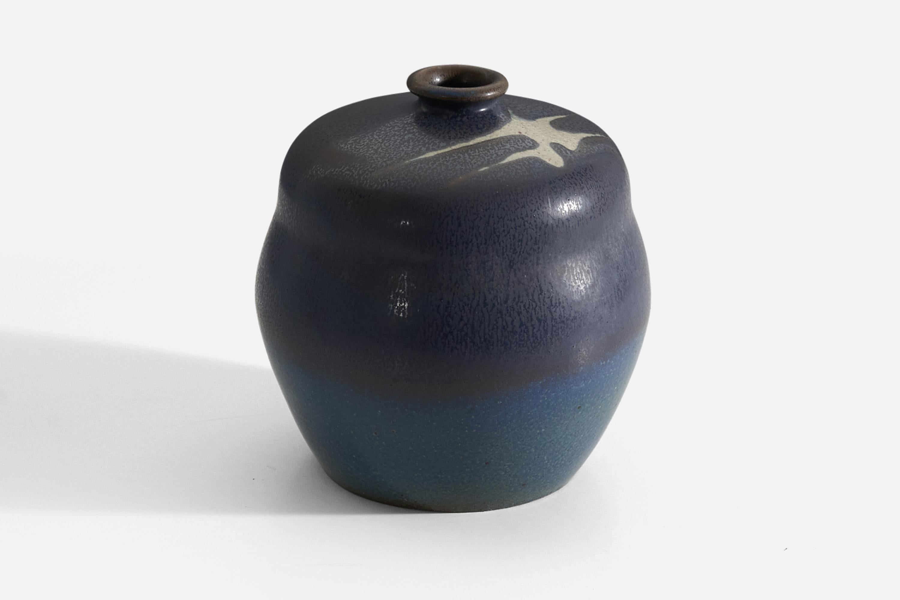 Swedish Claes Thell, Small Vase, Glazed Stoneware, Höganäs, Sweden, 1960s For Sale