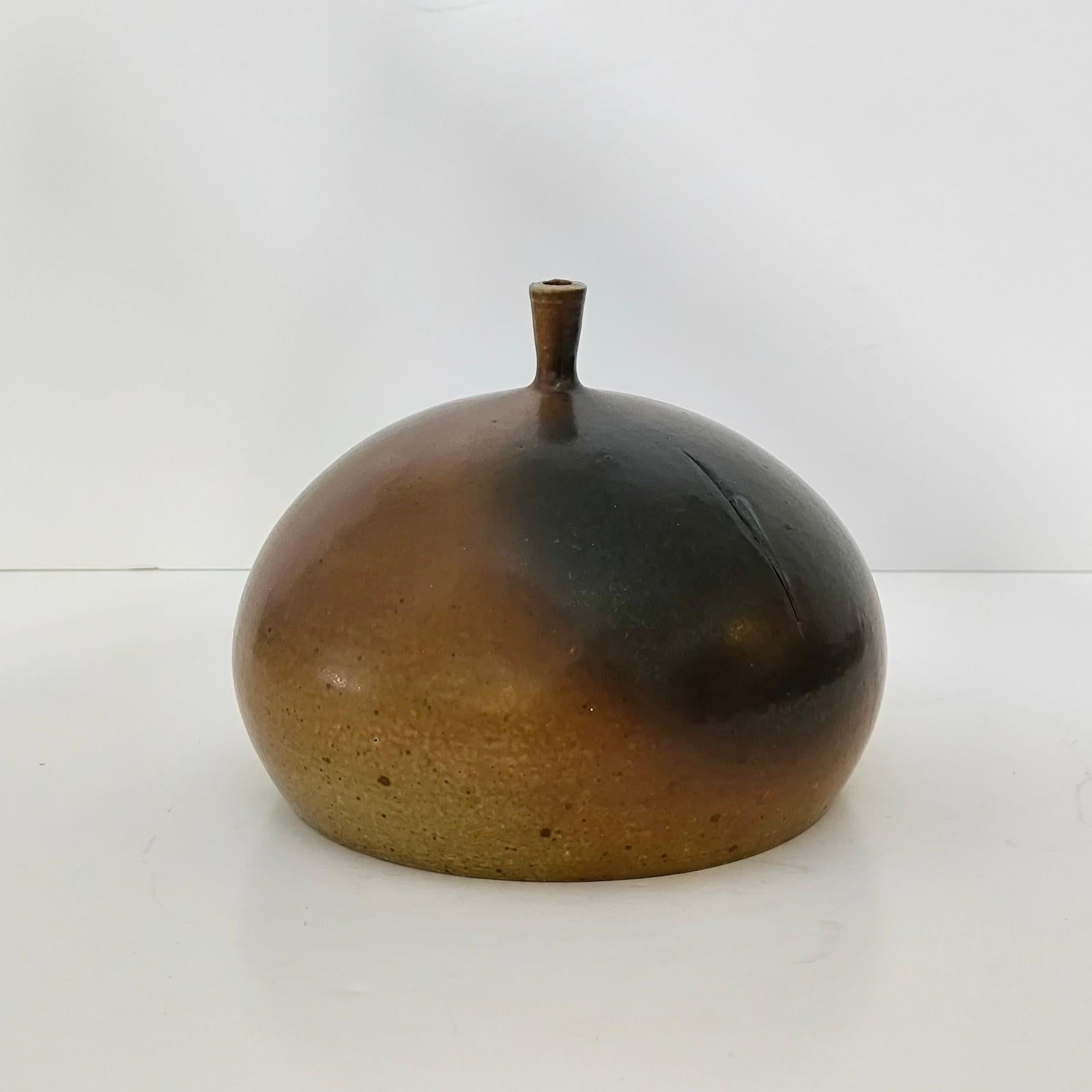 Smaltato Claes Thell Vaso unico in gres semi opaco smaltato di marrone rossastro, Studio A '73 in vendita