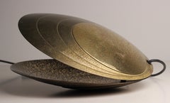 Lámpara de mesa italiana con forma de concha, de latón, diseñada por Angelo Brotto, estilo Mid-Century Modern de los años 60