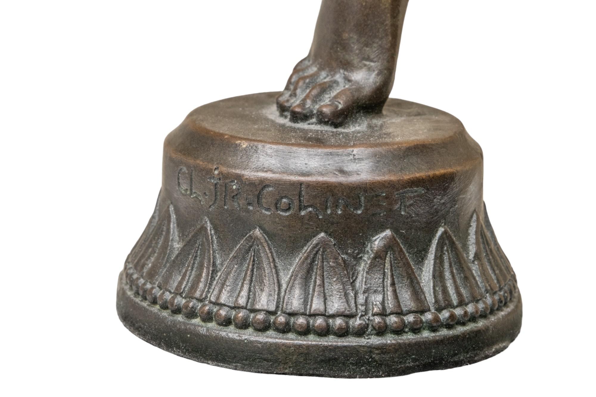 Bronzeskulptur auf Marmorsockel von Claire Colinet, signiert, frühes 20. Jahrhundert (Französisch) im Angebot