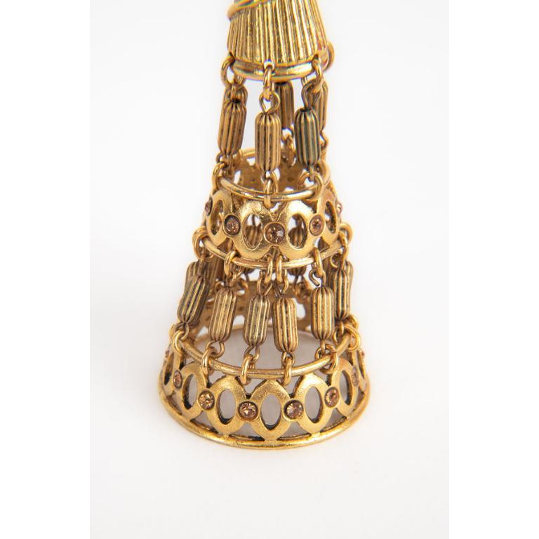 Claire Deve Longues boucles d'oreilles à clip en métal doré en vente 1
