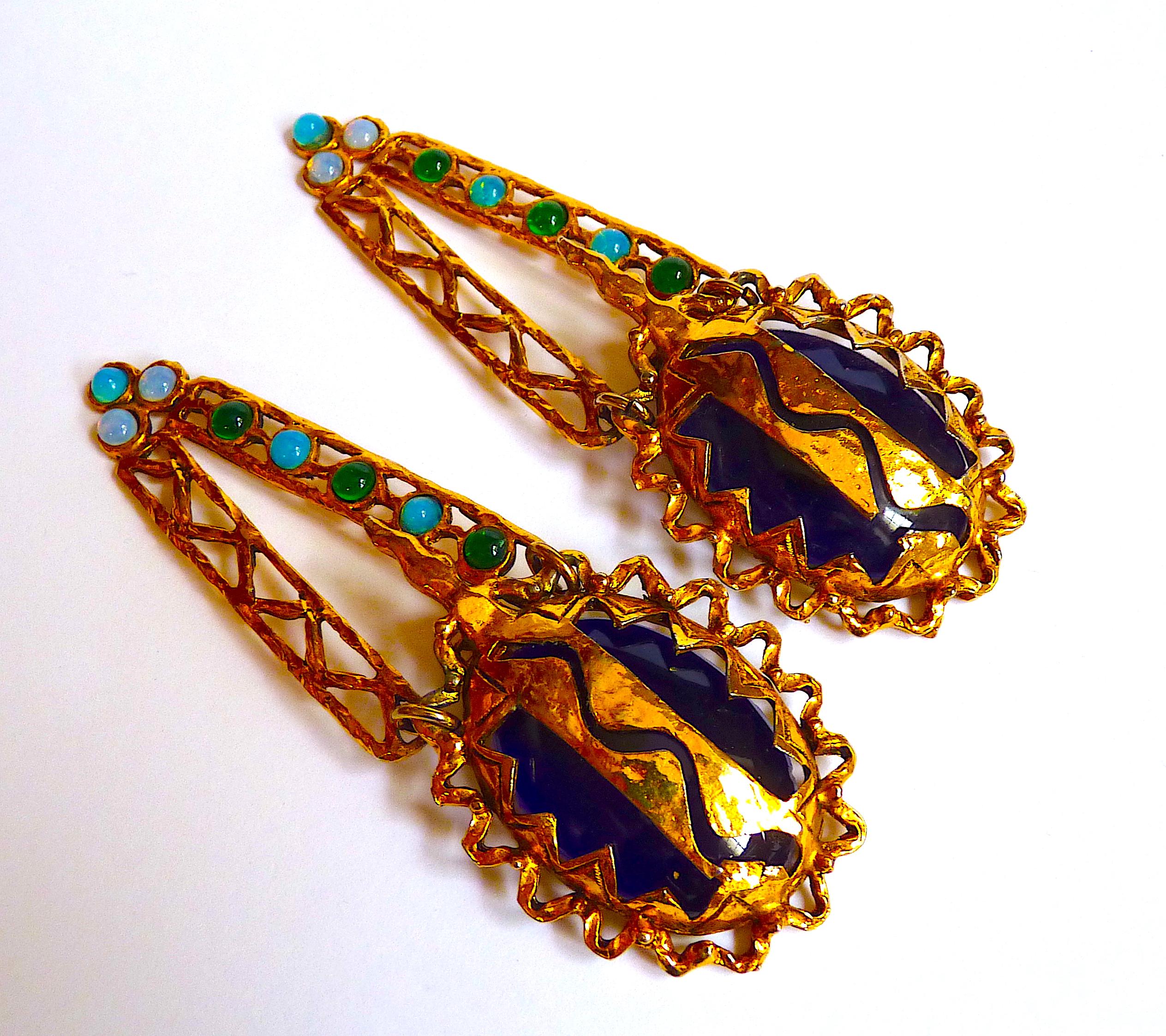 Women's CLAIRE DEVE PARIS Long Dangle Clip On Earrings Vintage from the 1980's  For Sale