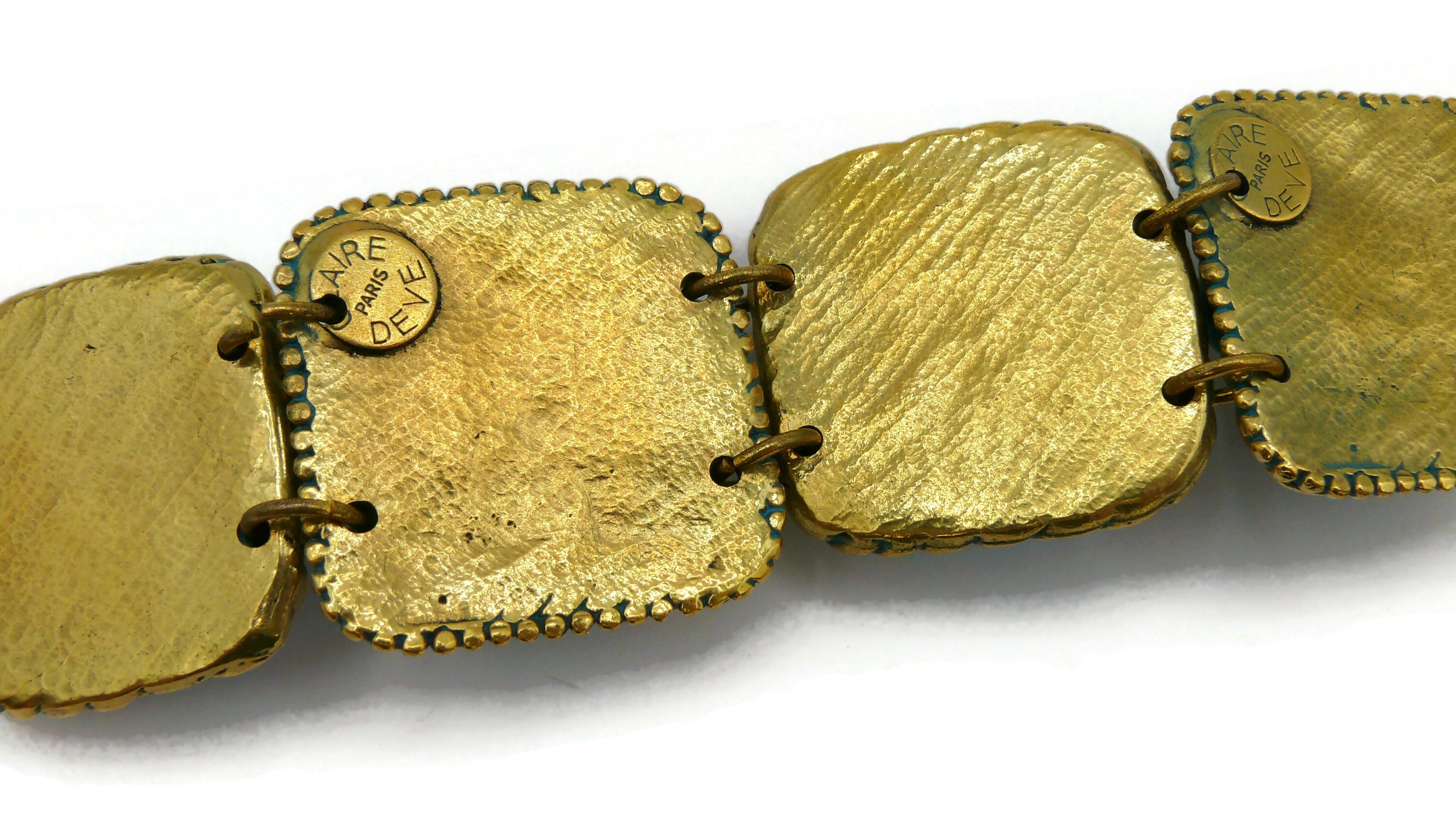 CLAIRE DEVE Bracelet à maillons vintage orné de bijoux en vente 9
