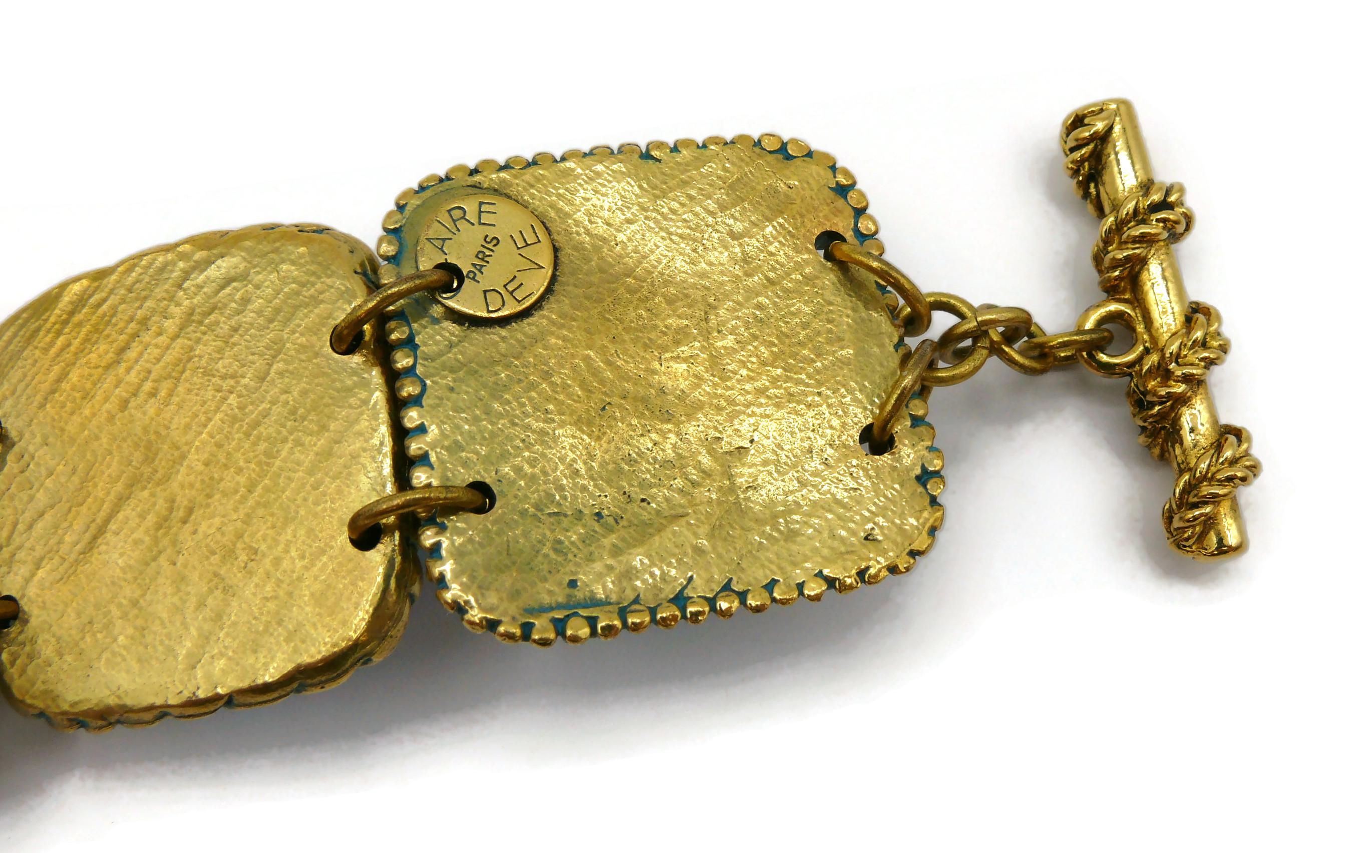 CLAIRE DEVE Bracelet à maillons vintage orné de bijoux en vente 10