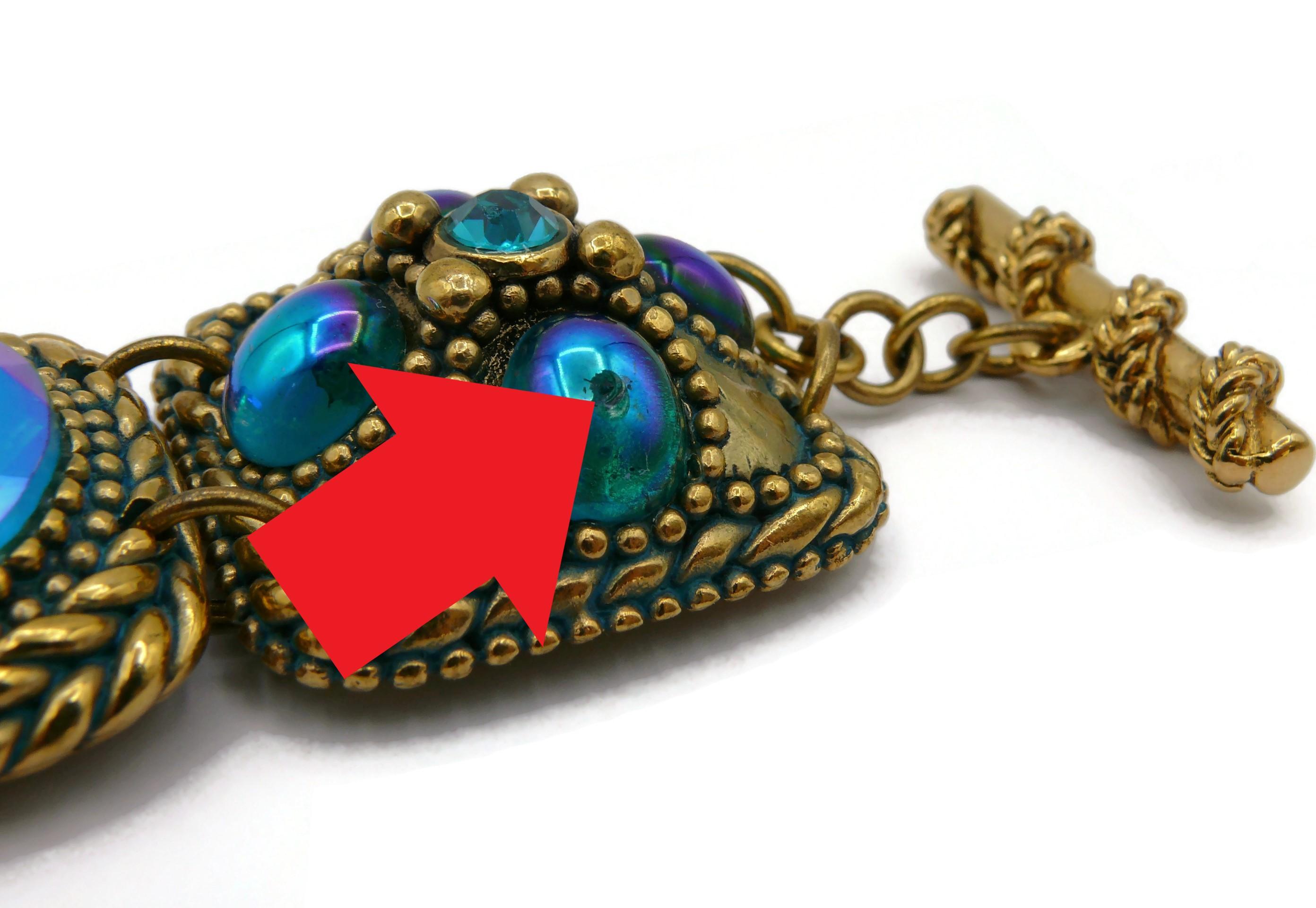 CLAIRE DEVE Bracelet à maillons vintage orné de bijoux en vente 12