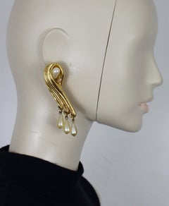 CLAIRE DEVE Vintage Massive Gold Tone and Pearl Clip-On Earrings