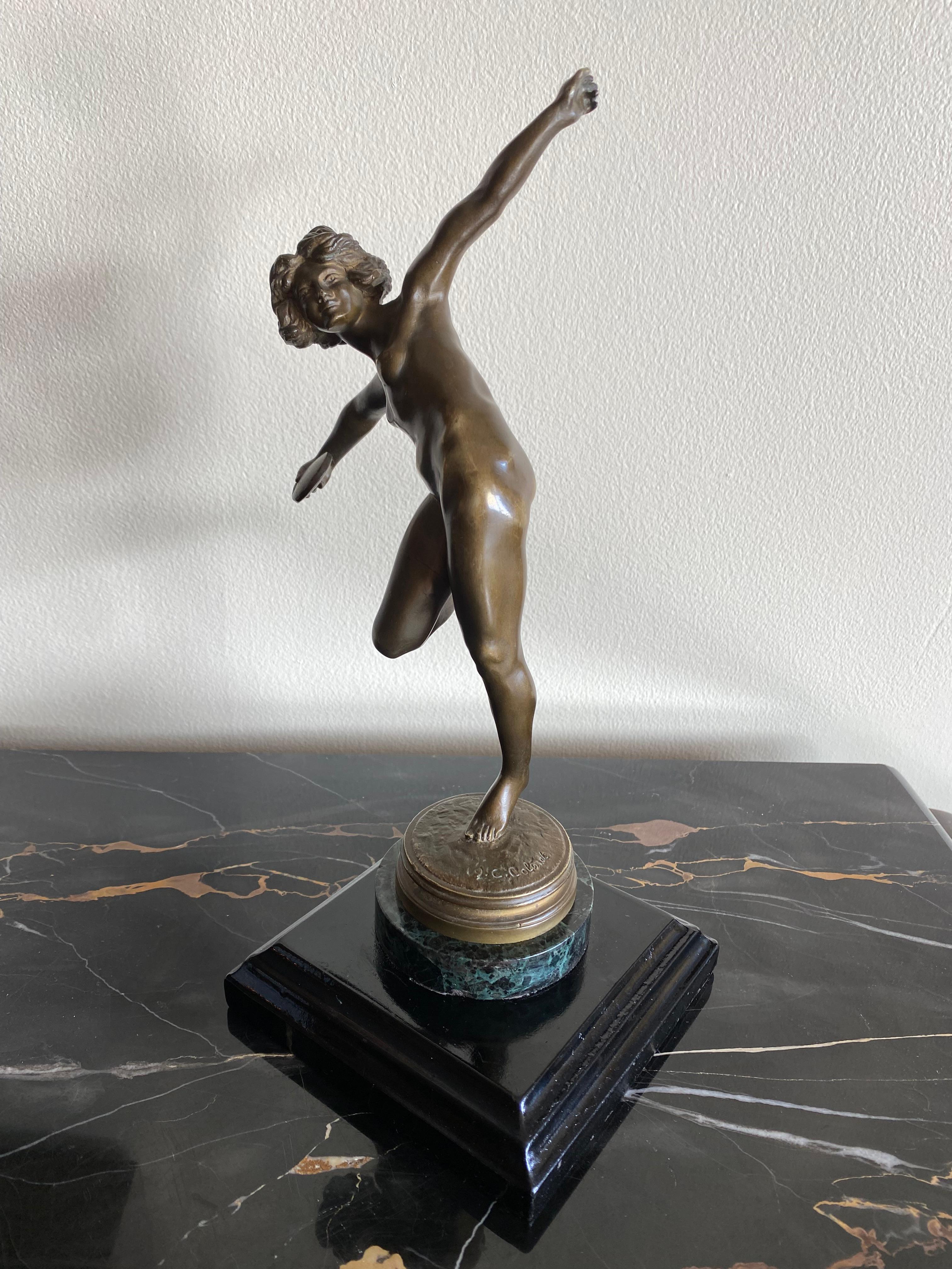 Le jetable de disque - Art déco Sculpture par Claire J. R. Colinet