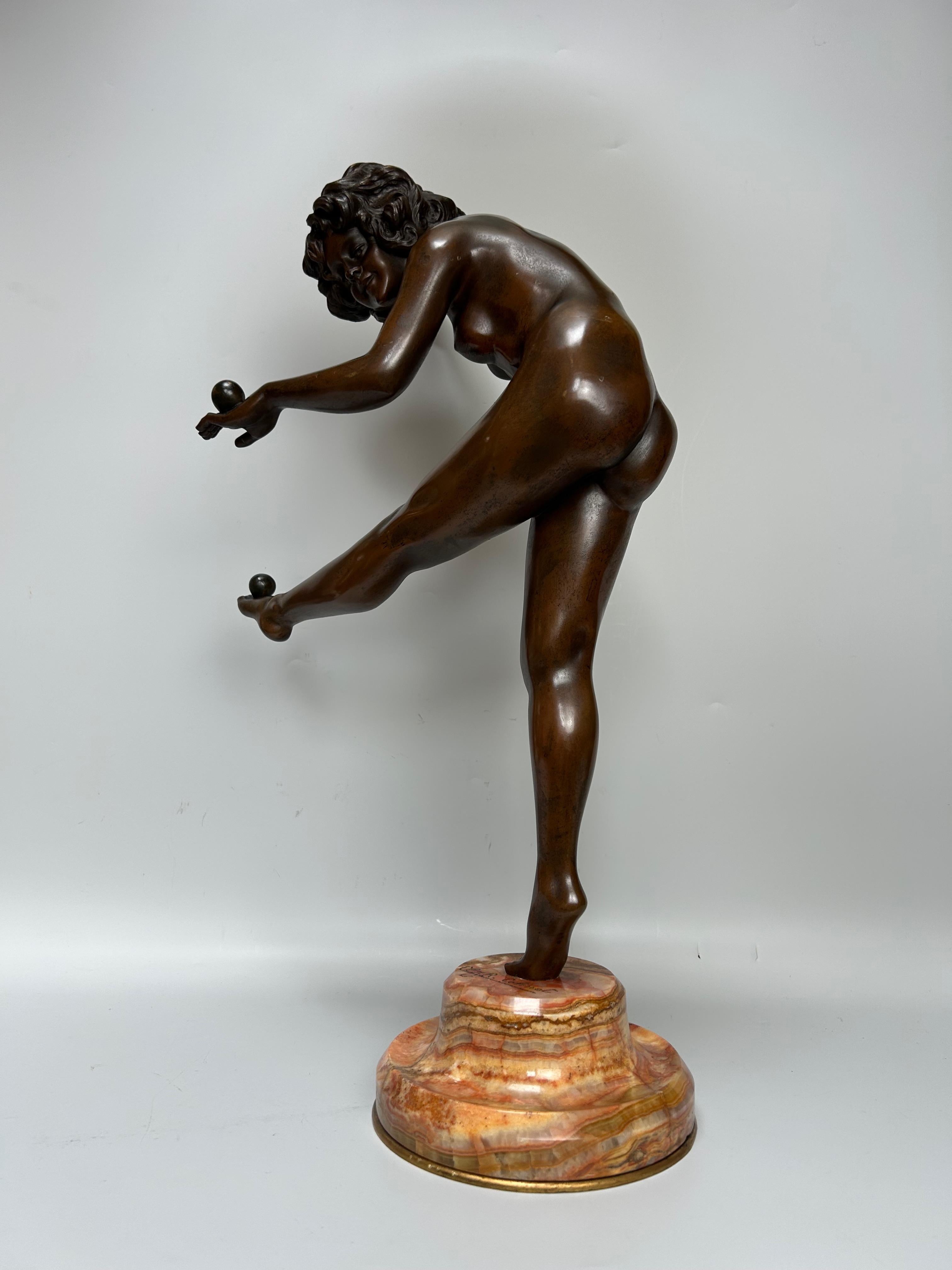 Claire Jeanne Colinet Bronze Art Deco Juggler In Excellent Condition For Sale In NANTES, FR