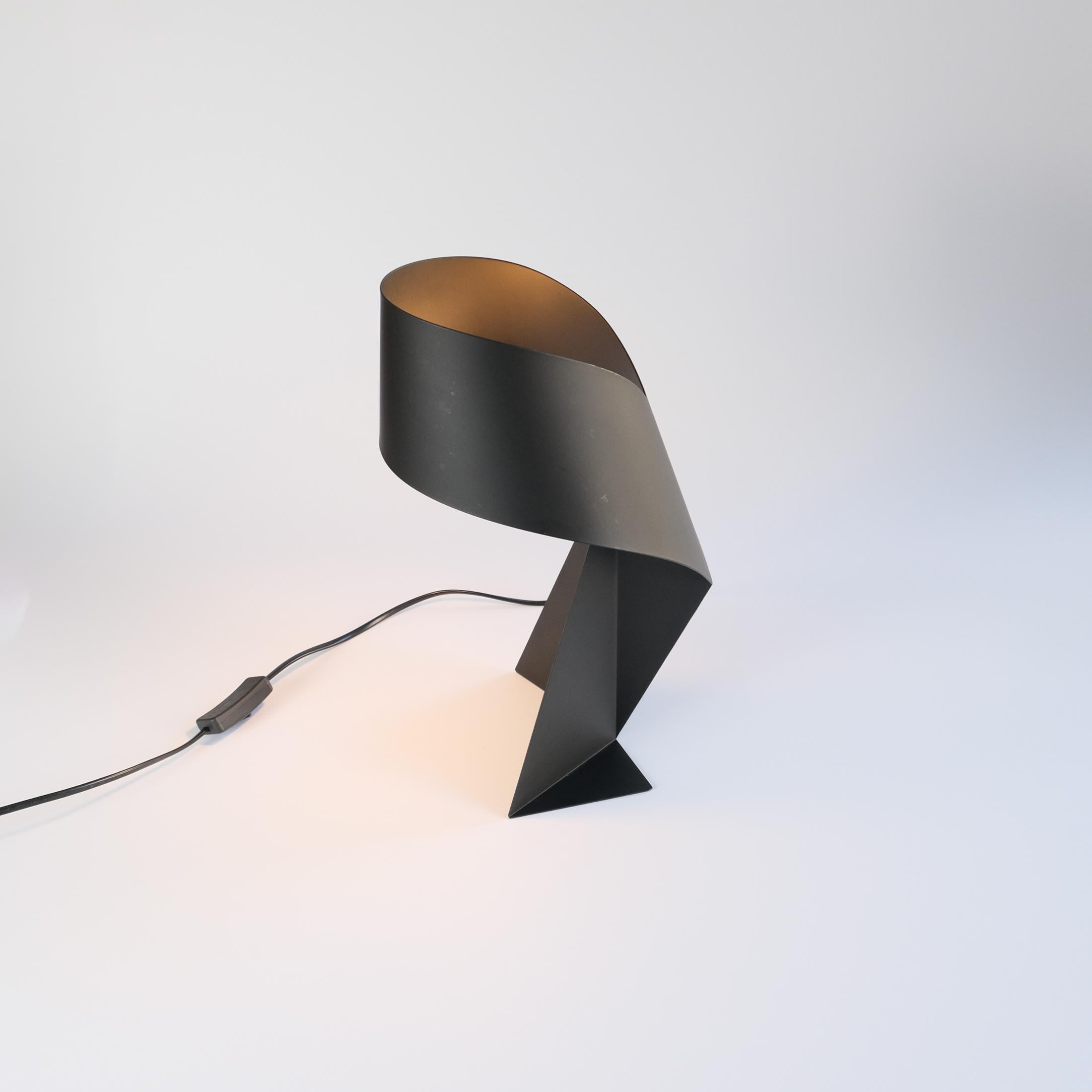 Claire Norcross Lampe „Ribbon“ für Habitat, UK 2005 (Stahl) im Angebot