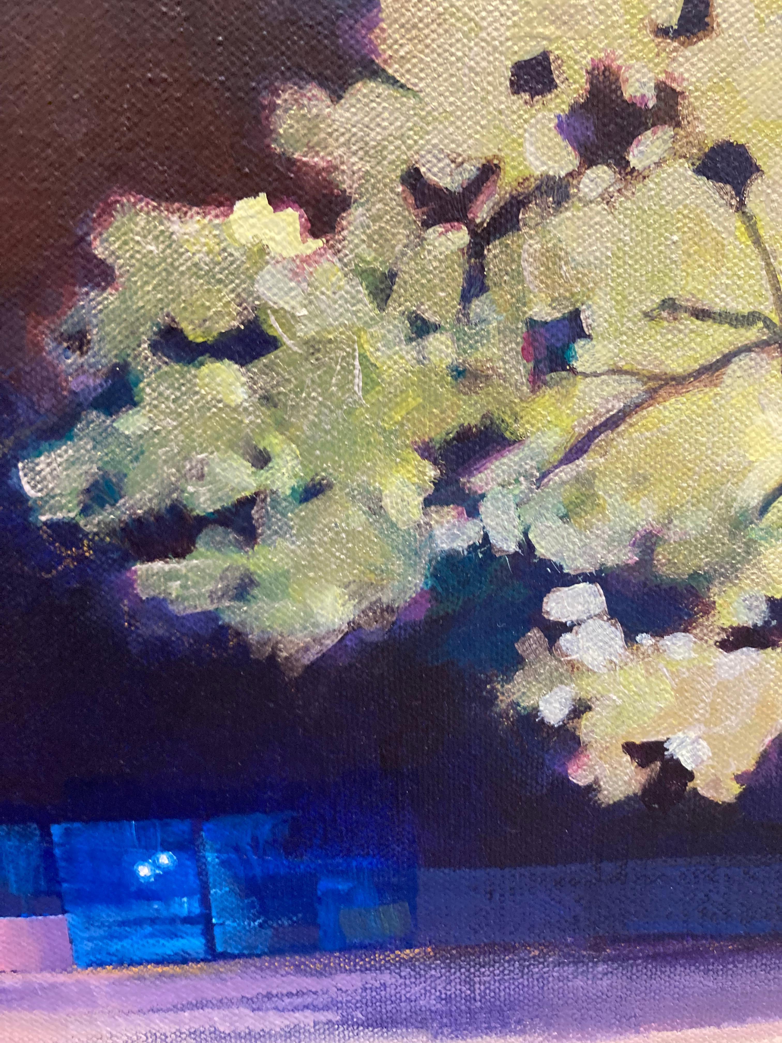 Nachtbaum I – farbige urbane Stadt mit Baum, Acryl auf Leinwand (Schwarz), Landscape Painting, von Claire Smith