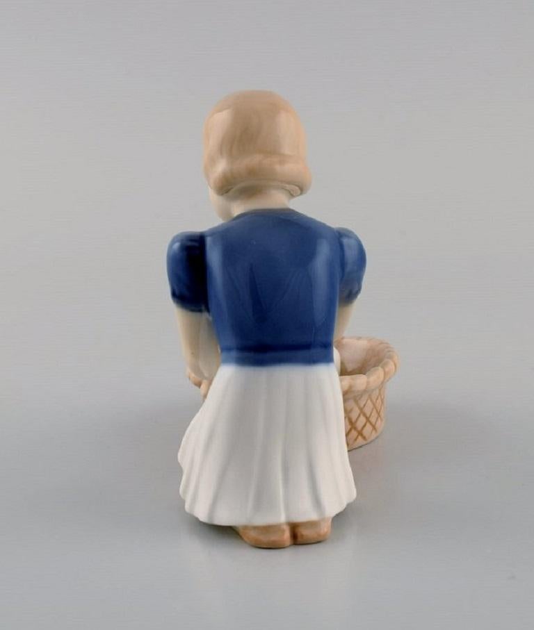 Claire Weiss for Bing & Grøndahl, Porcelain Figure, Girl with Cat In Excellent Condition In Copenhagen, DK