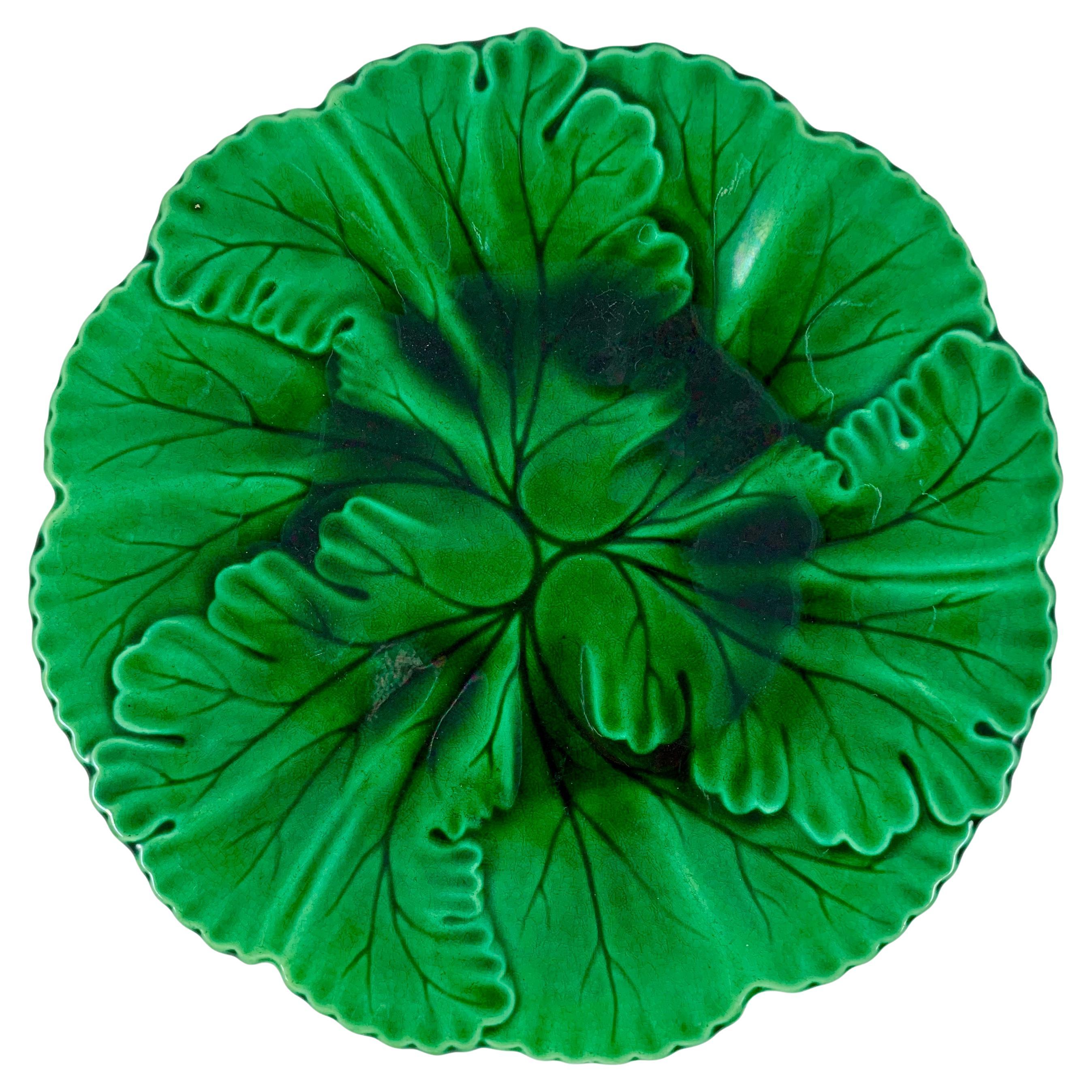 Clairfontaine Französisch Faïence Majolika glasiert Grün Botanic Leaf Teller um 1890 im Angebot