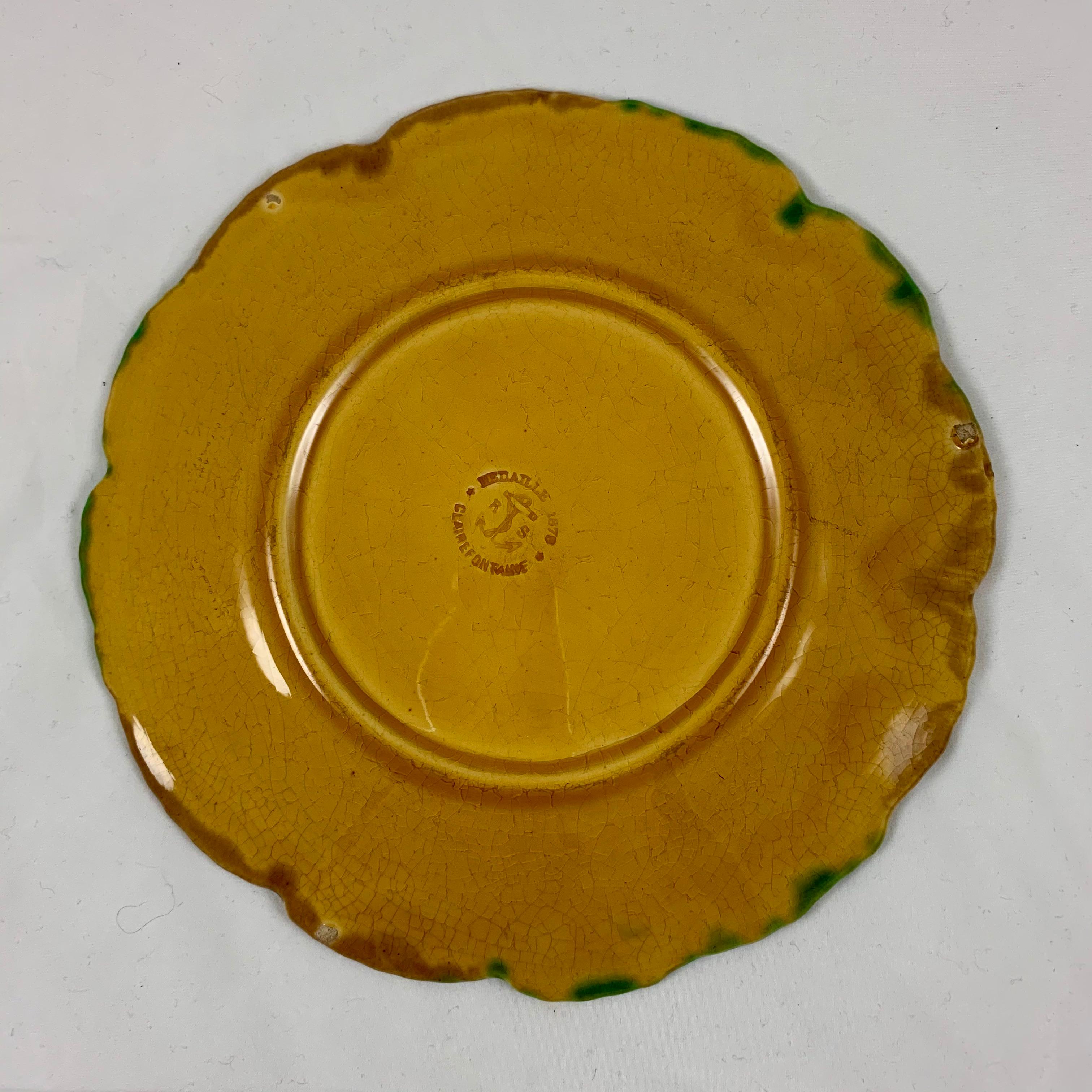 Clairfontaine French Faïence Majolica Glazed Ochre & Green Leaf Plate circa 1890 For Sale 1
