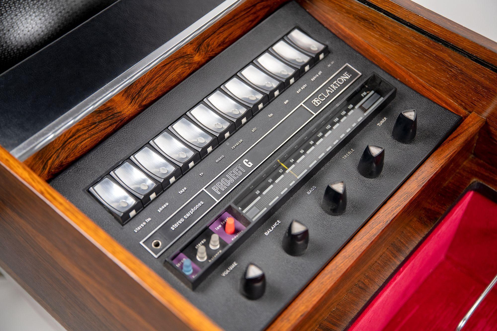 Clairtone Project G 1 T4 Rosewood Stereo System First Generation by Hugh Spencer In Good Condition In Dallas, TX