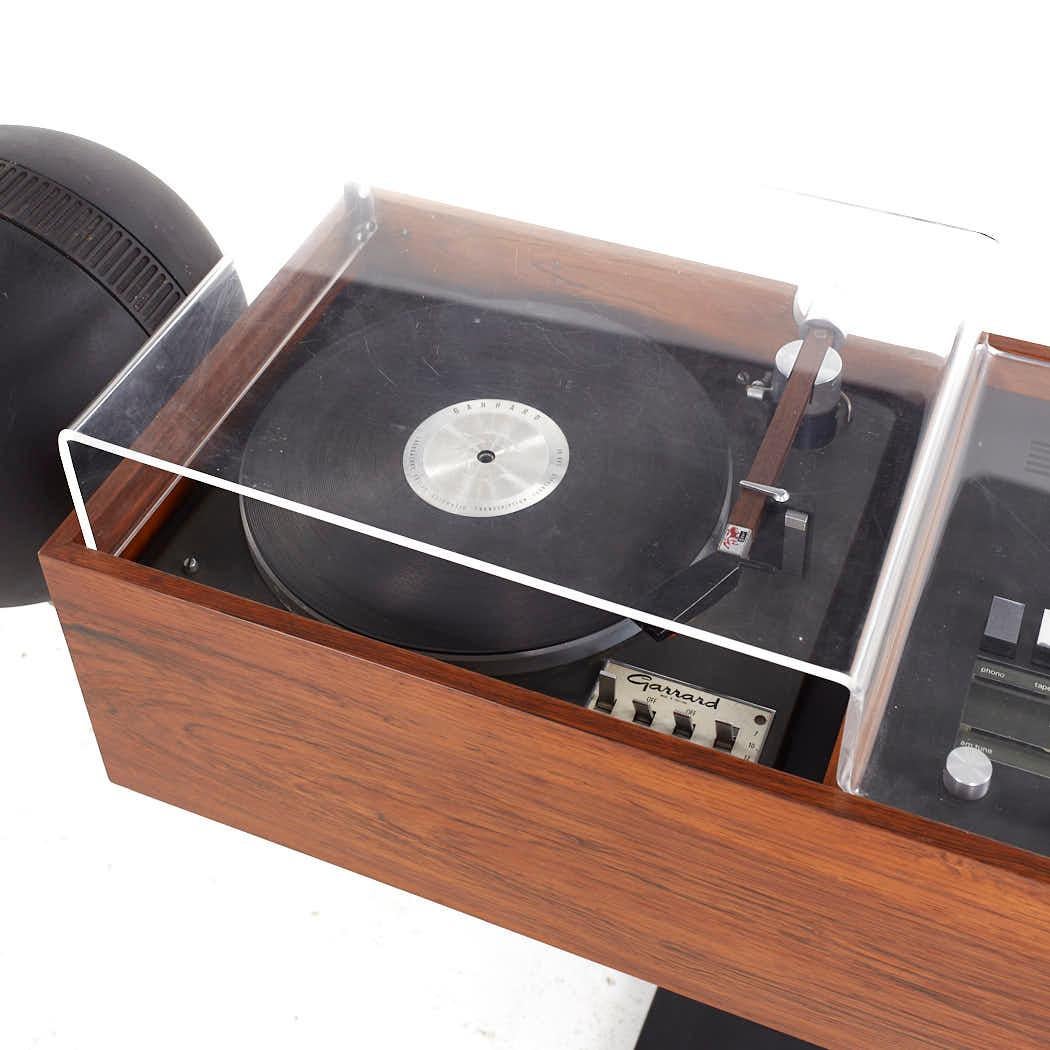 Clairtone Project G2 Mid Century Rosewood and Chrome Stereo Turntable In Good Condition For Sale In Countryside, IL