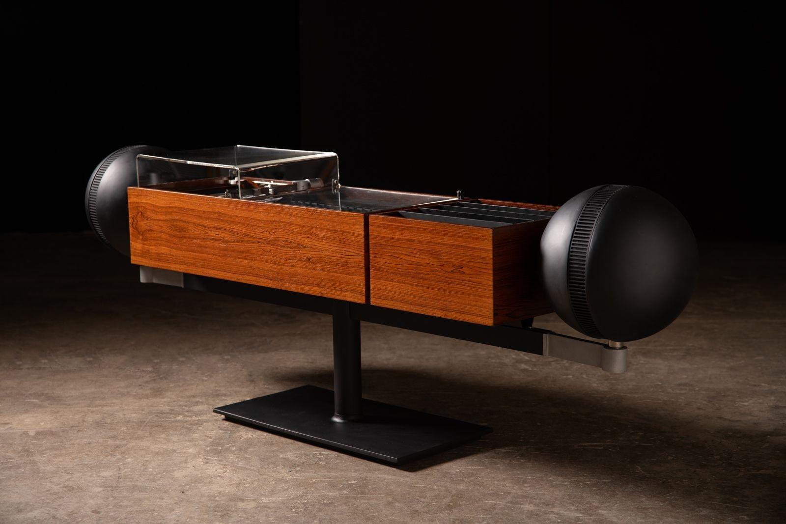 The G2 is the second generation of the Avante Garde Clairtone Project G Console Stereo System originally conceived by Peter Munk, David Gilmour and Hugh Spencer. The futuristic design of the G2 was the brainchild of designer Al Faux and was brought