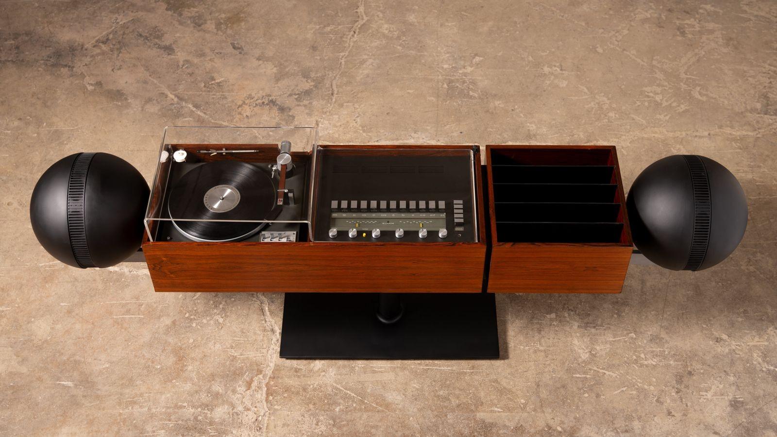 Clairtone Project G2 Rosewood T10 Console Stereo System & Turntable by Al Faux In Good Condition In Dallas, TX