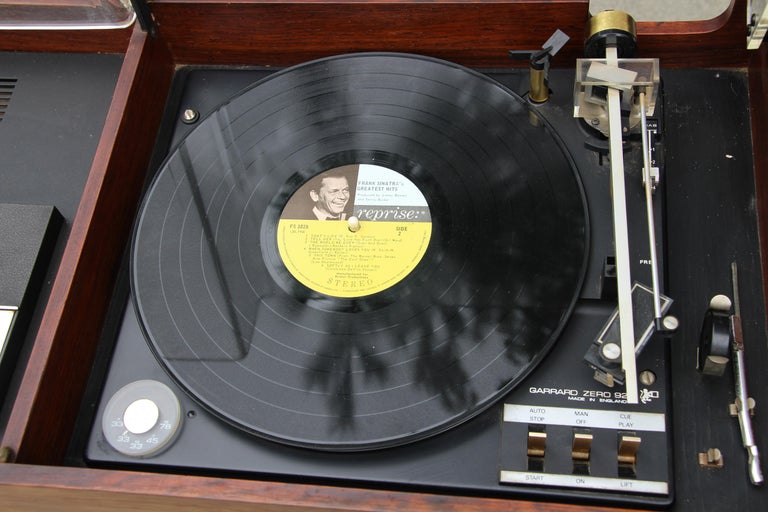 Sistema est reo de consola Clairtone Project Serie G2 T11 y