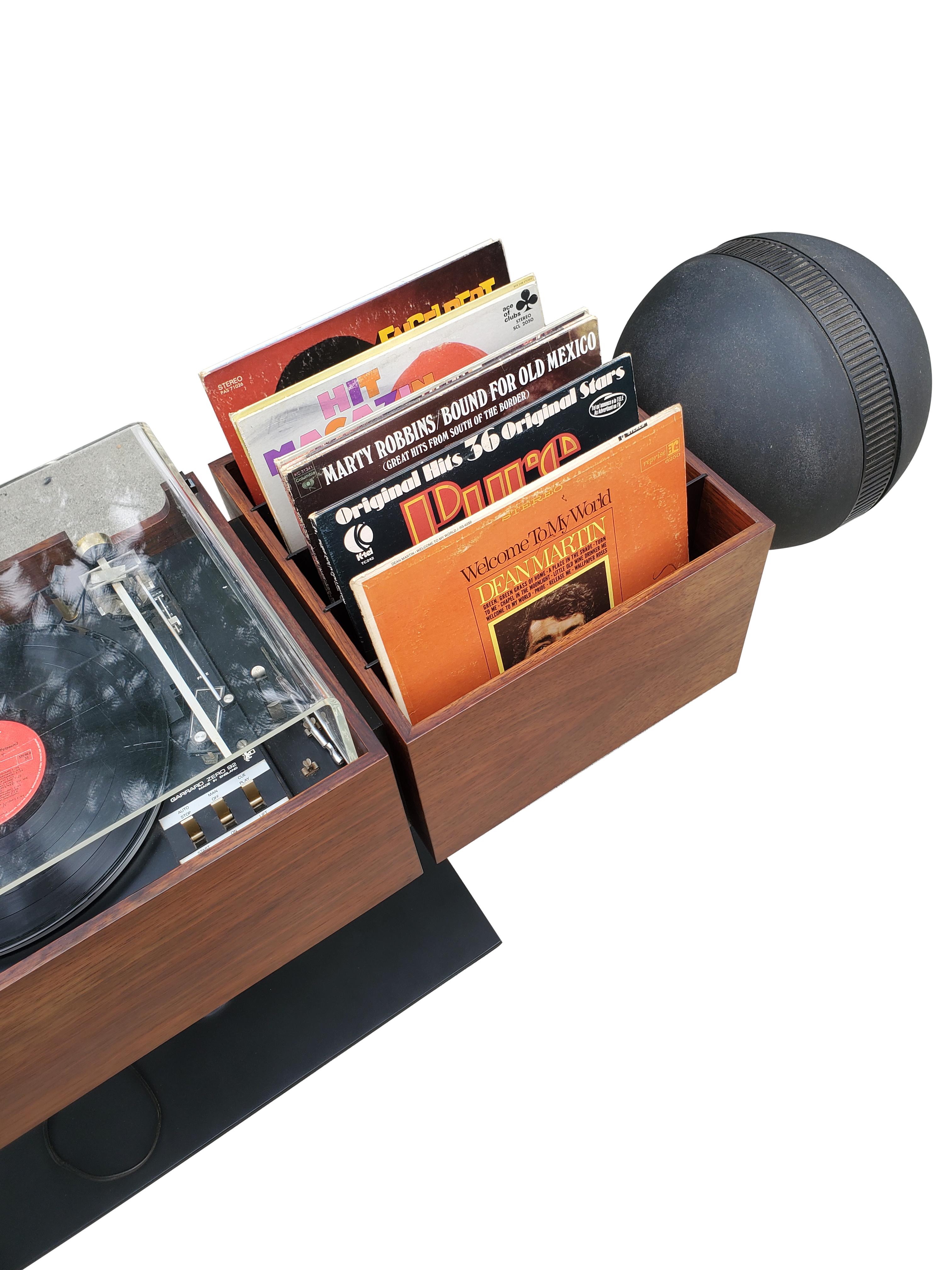 Mid-Century Modern Clairtone Project G2 Series T11 Console Stereo System & Garrard Turntable en vente