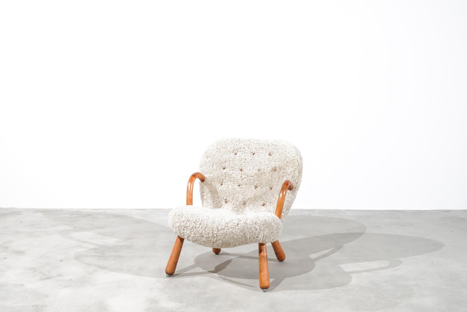 Danish “Clam Chair“ by Arnold Madsen 1944 Madsen & Schubell Sheepskin Denmark For Sale